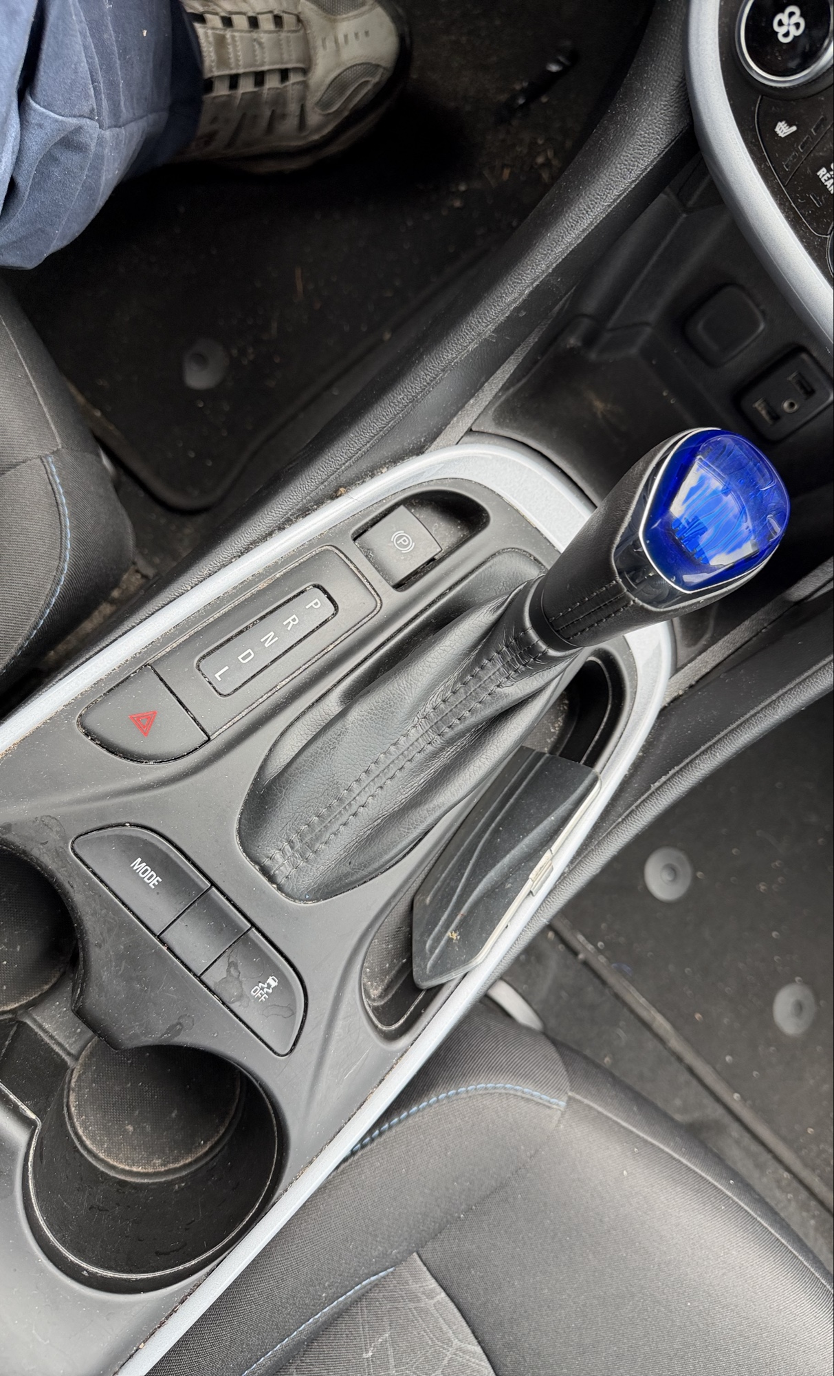 2017 chevrolet volt hybrid with 144228 miles for sale near elk-river, minnesota 106355_41_shifter.jpg