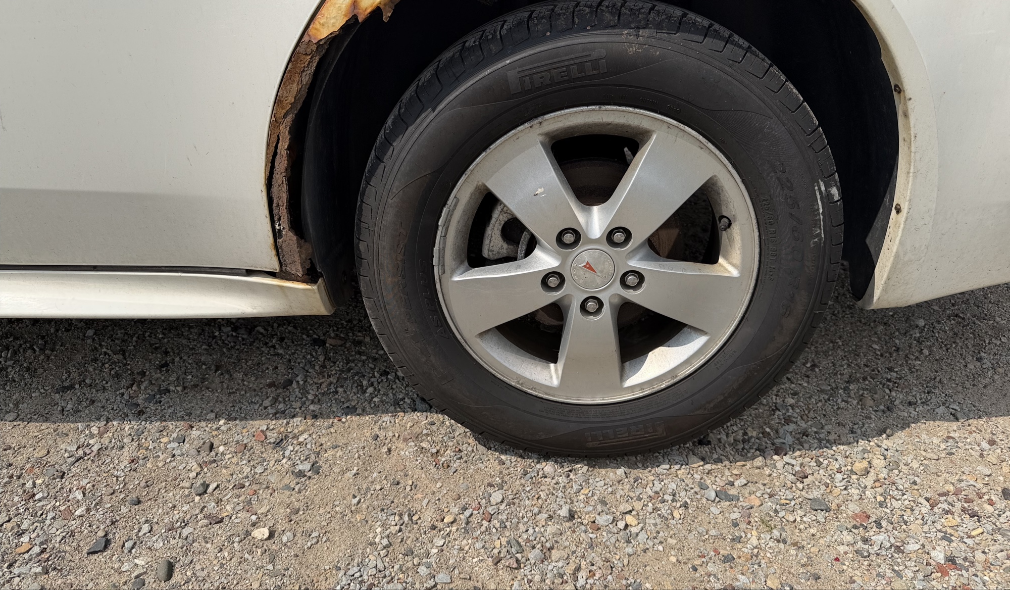 2008 pontiac grand-prix sedan with 118916 miles for sale near elk-river, minnesota 106356_13_rear_drv_wheel.jpg