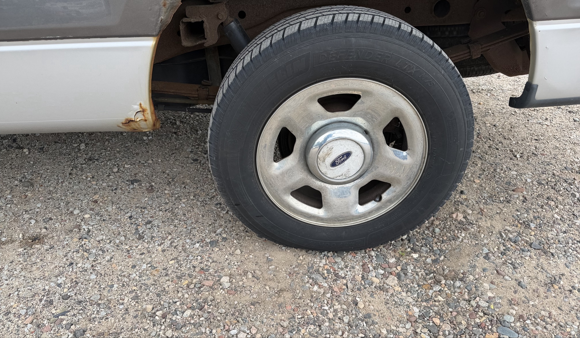 2004 ford f-150 xlt-supercab-5.5-ft-box-2wd with 192068 miles for sale near elk-river, minnesota 106357_13_rear_drv_wheel.jpg