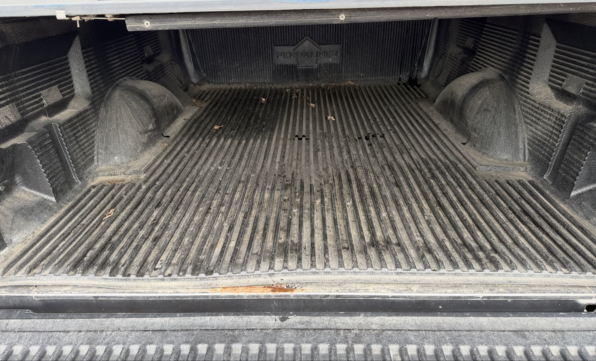 2004 ford f-150 xlt-supercab-5.5-ft-box-2wd with 192068 miles for sale near elk-river, minnesota 106357_26_trunk.jpg