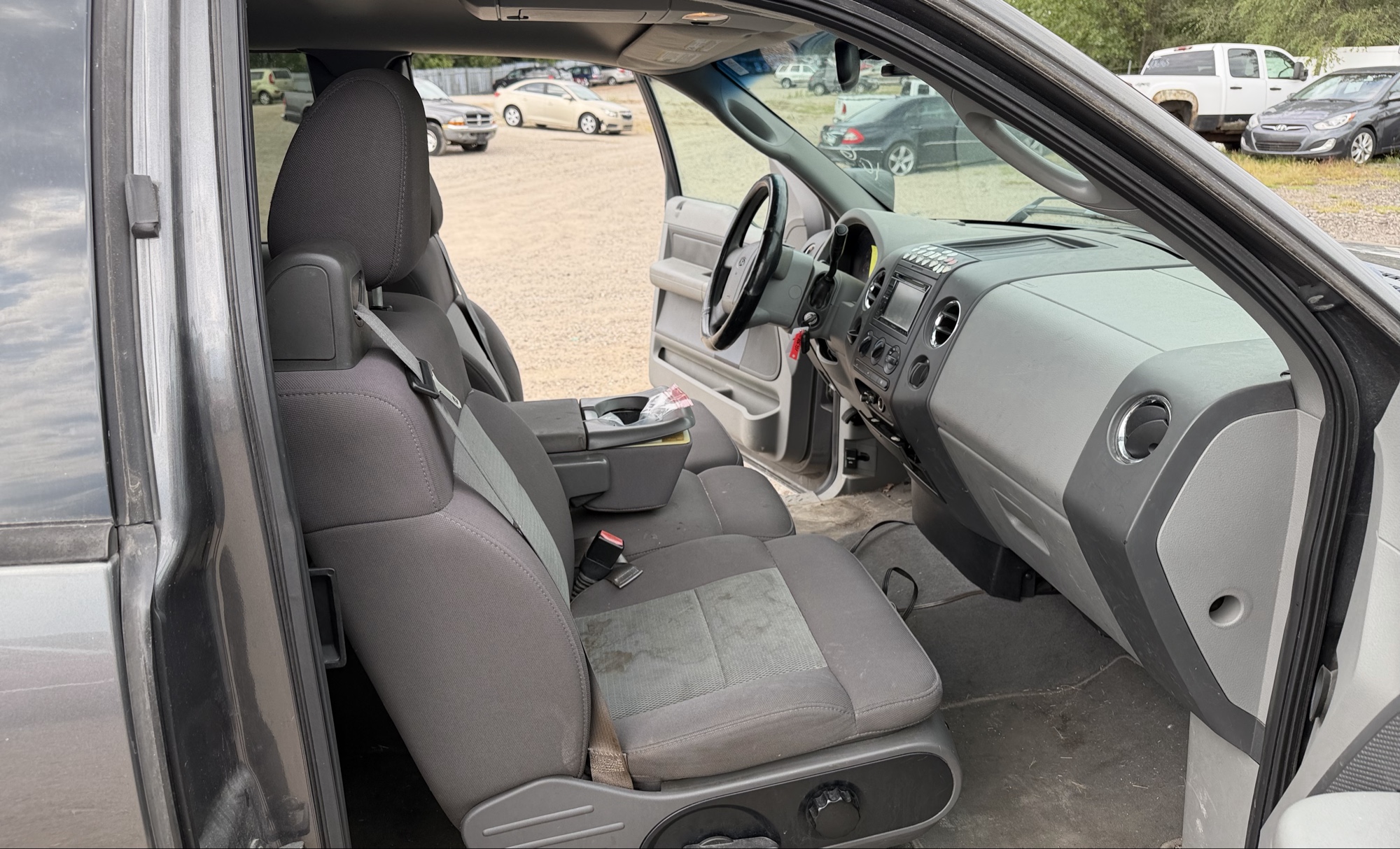2004 ford f-150 xlt-supercab-5.5-ft-box-2wd with 192068 miles for sale near elk-river, minnesota 106357_31_passenger_seat.jpg