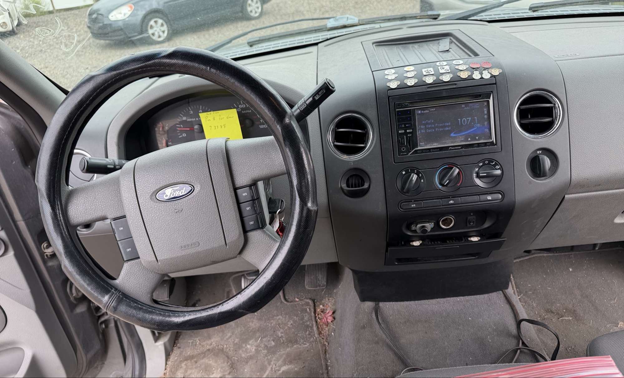 2004 ford f-150 xlt-supercab-5.5-ft-box-2wd with 192068 miles for sale near elk-river, minnesota 106357_33_dash_from_driver.jpg