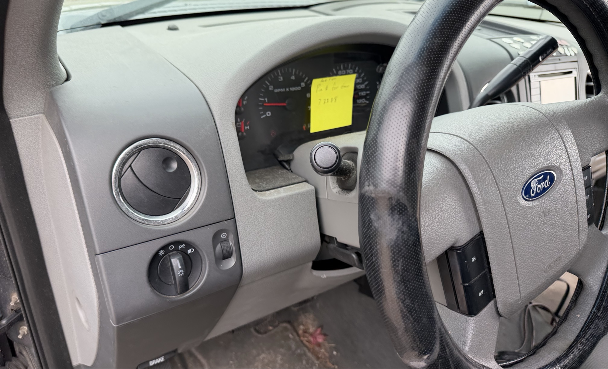 2004 ford f-150 xlt-supercab-5.5-ft-box-2wd with 192068 miles for sale near elk-river, minnesota 106357_37_left_of_steering_wheel.jpg