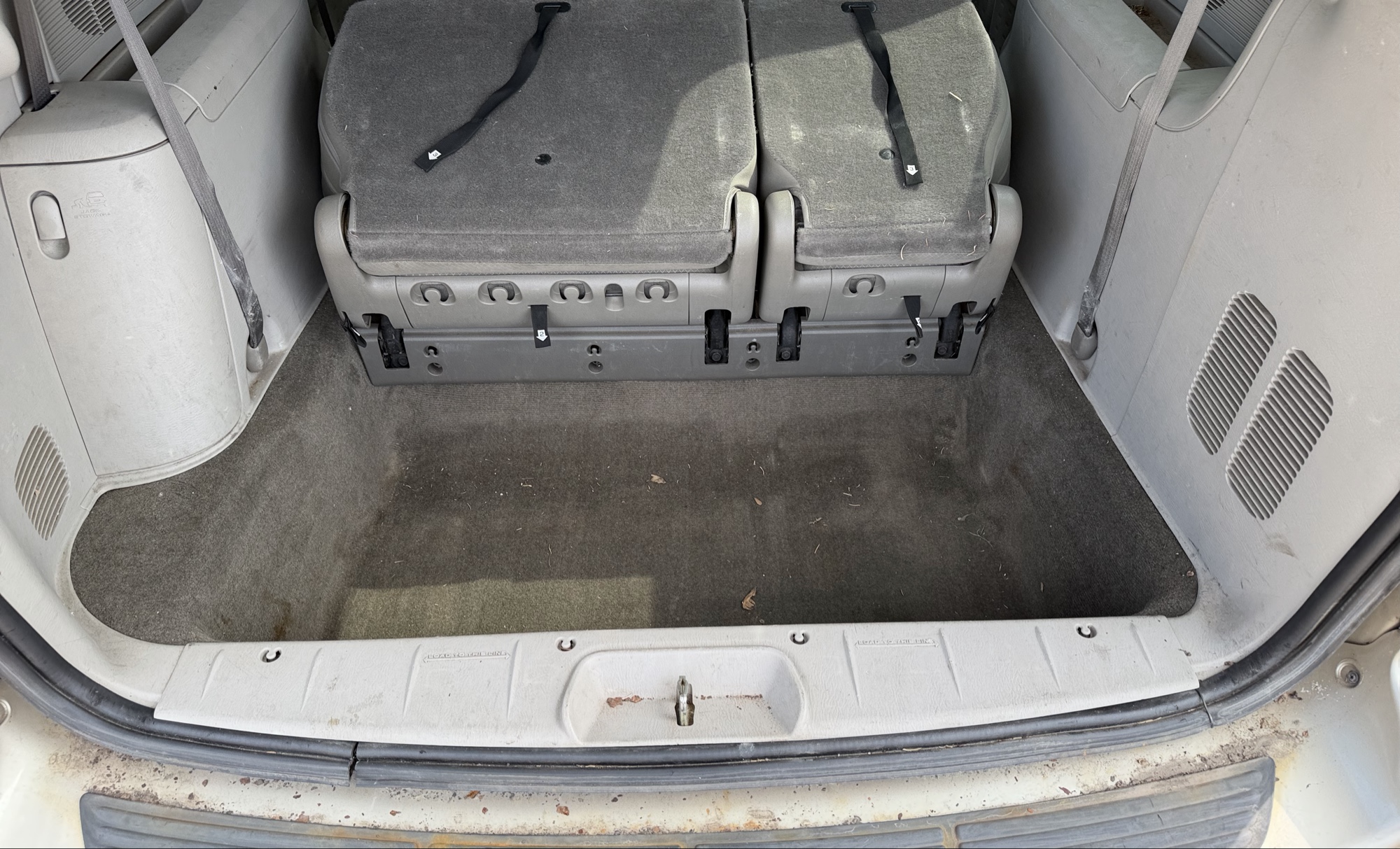 2007 dodge grand-caravan sxt with 141064 miles for sale near elk-river, minnesota 106358_26_trunk.jpg