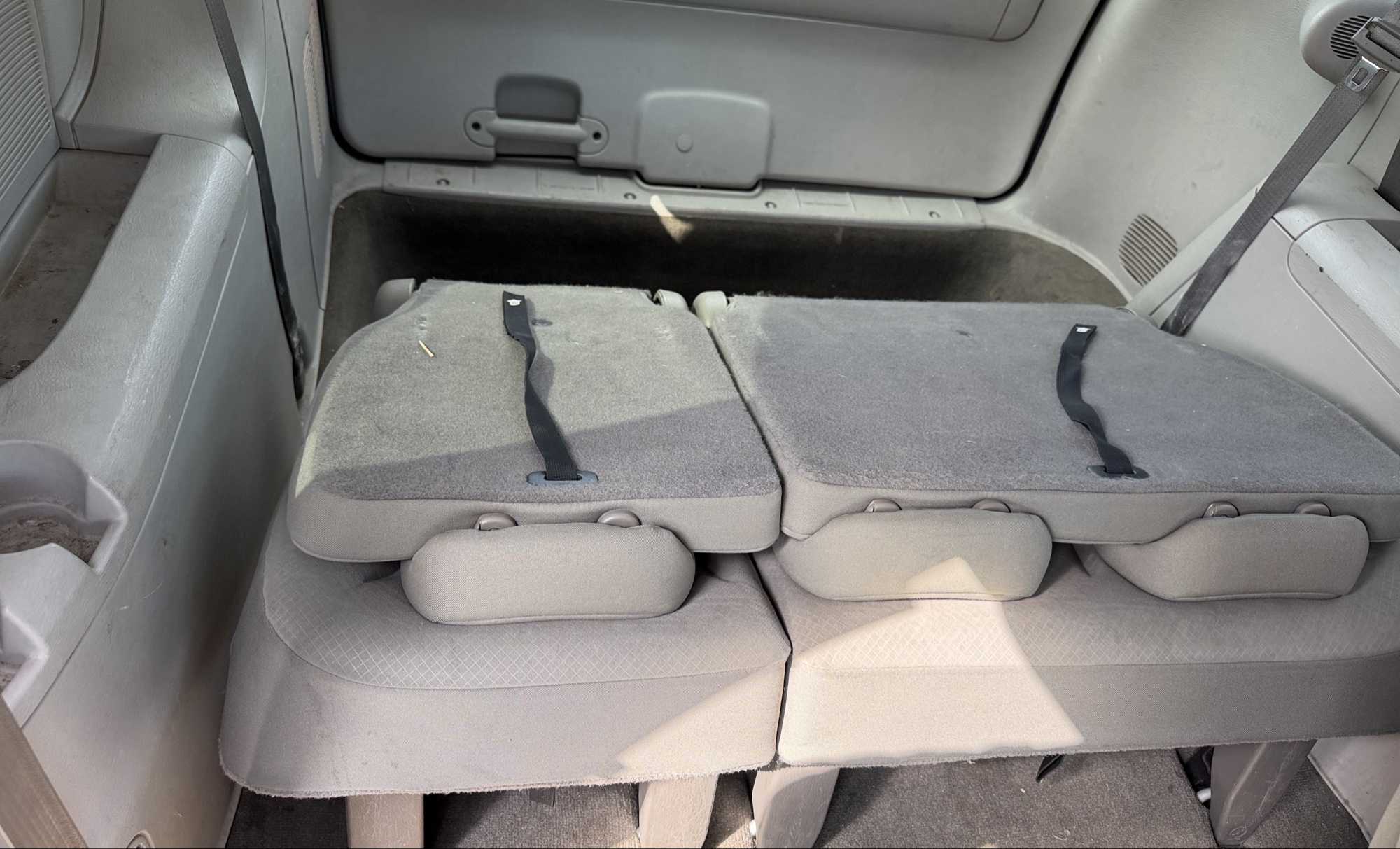 2007 dodge grand-caravan sxt with 141064 miles for sale near elk-river, minnesota 106358_29_third_row_seat.jpg