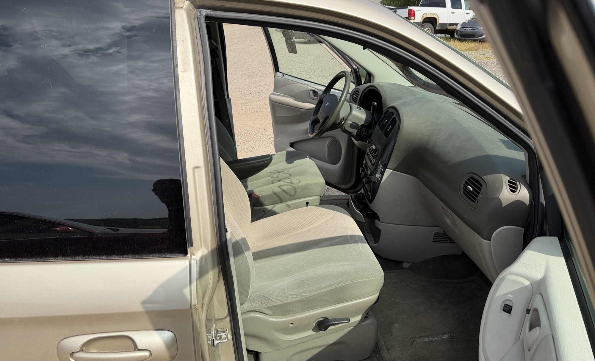 2007 dodge grand-caravan sxt with 141064 miles for sale near elk-river, minnesota 106358_31_passenger_seat.jpg