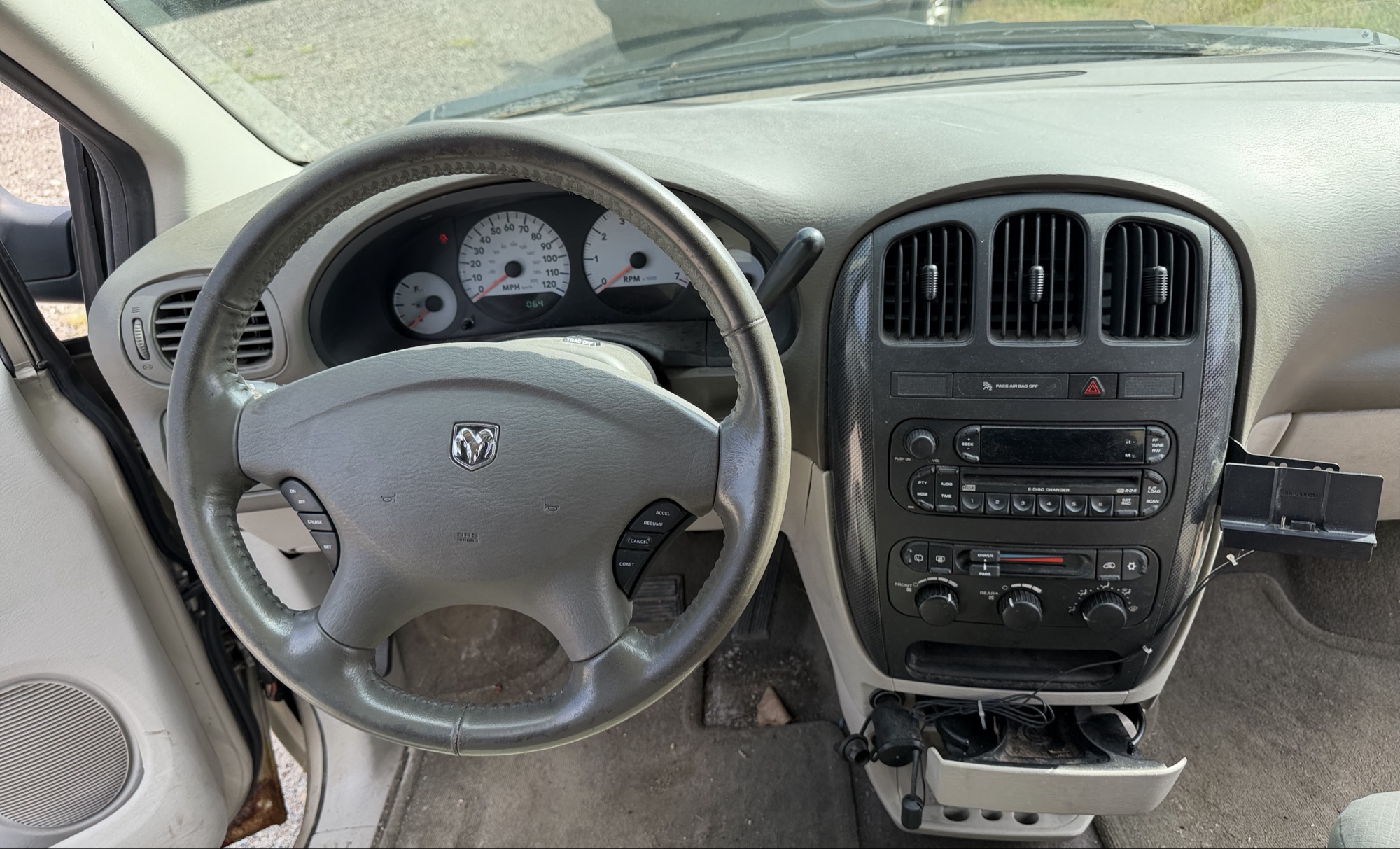 2007 dodge grand-caravan sxt with 141064 miles for sale near elk-river, minnesota 106358_33_dash_from_driver.jpg