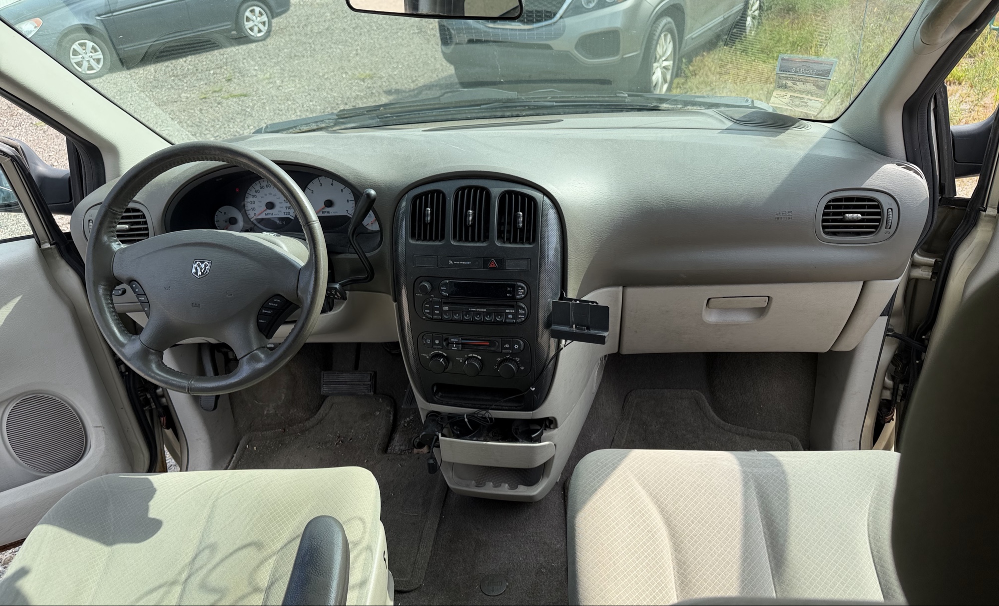 2007 dodge grand-caravan sxt with 141064 miles for sale near elk-river, minnesota 106358_34_whole_dash.jpg