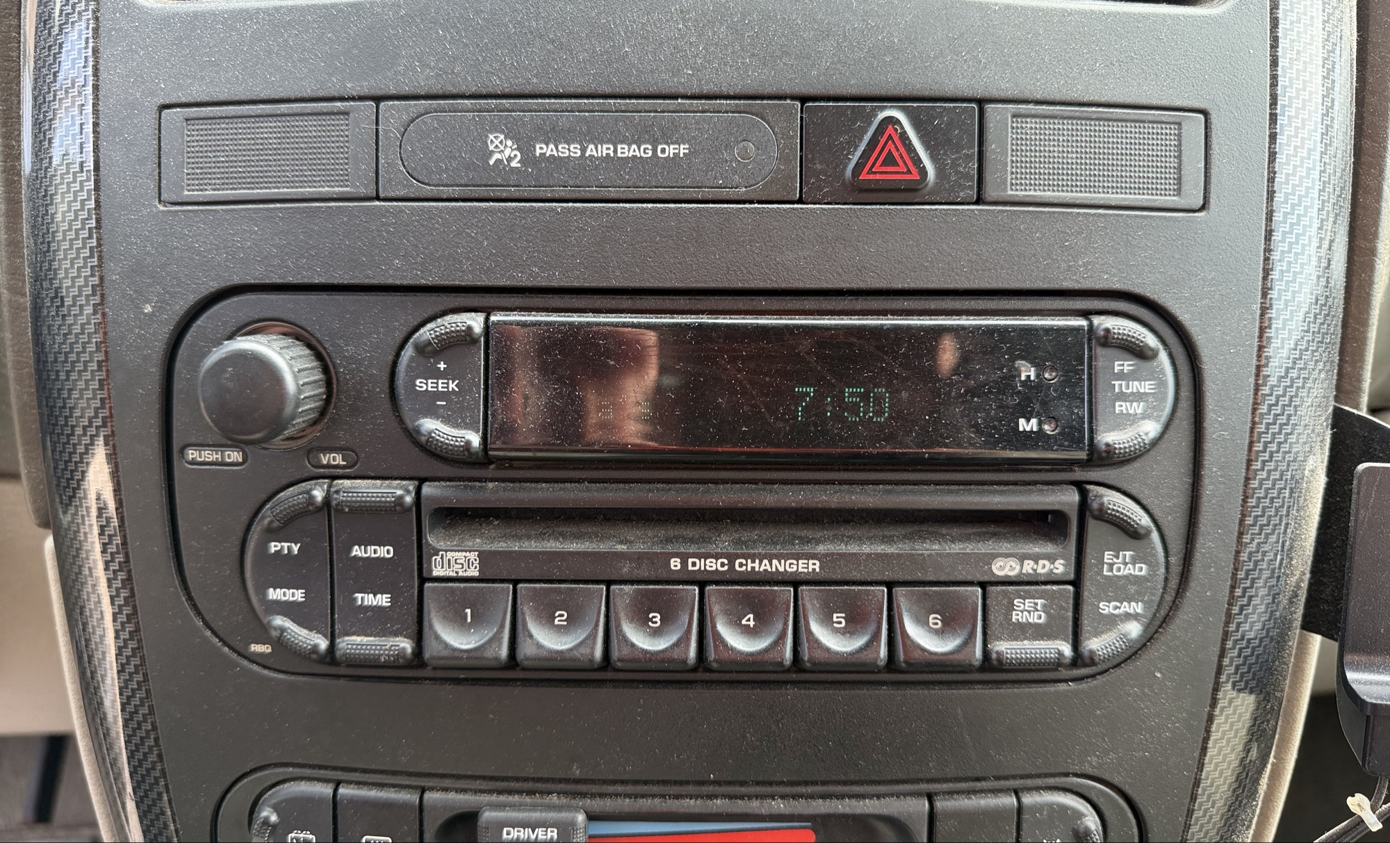 2007 dodge grand-caravan sxt with 141064 miles for sale near elk-river, minnesota 106358_39_radio_closeup.jpg