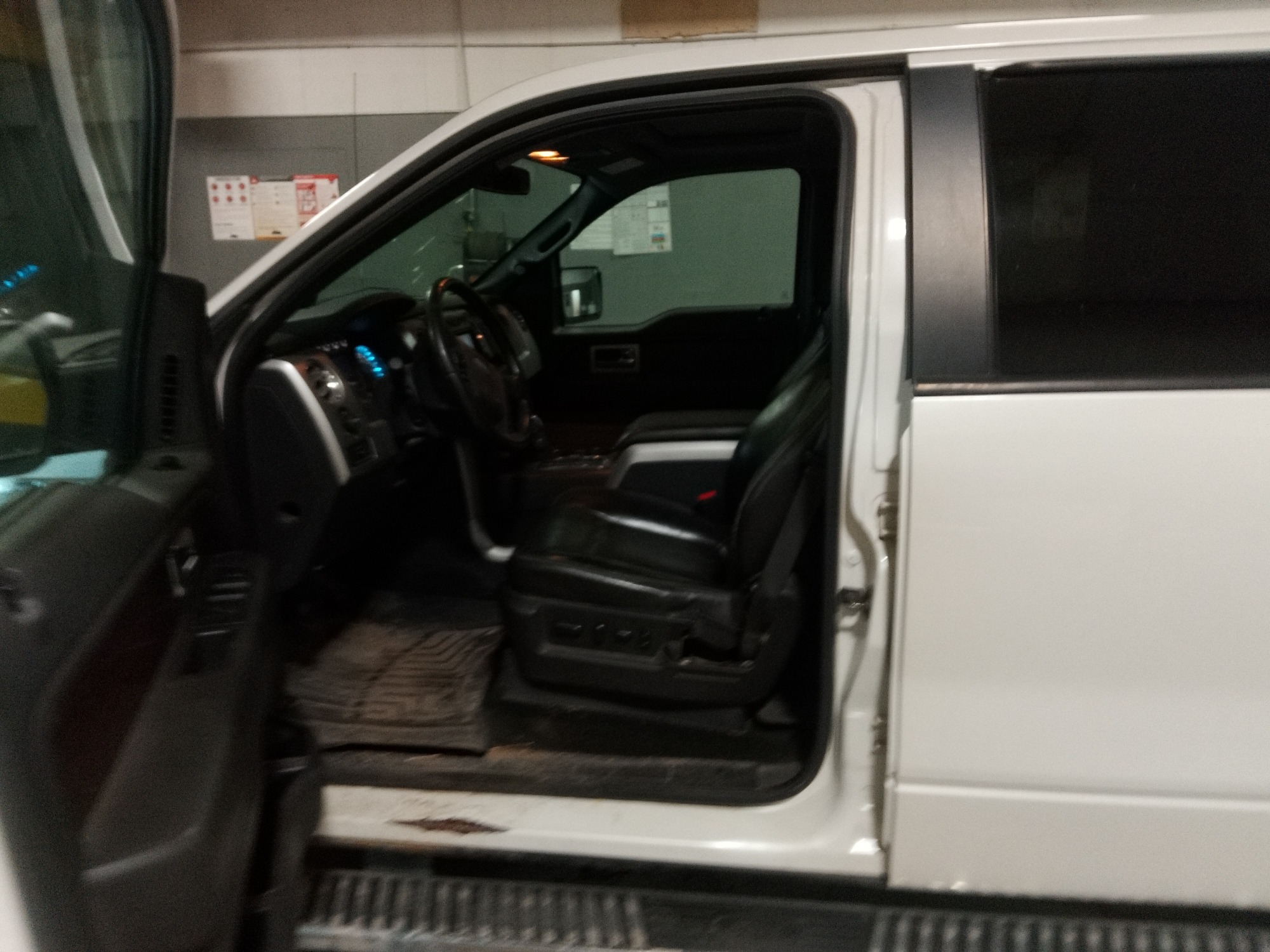 2013 ford f-150 fx4-supercrew-5.5-ft.-bed-4wd with 219754 miles for sale near elk-river, minnesota 106359_22_driver_seat.jpg