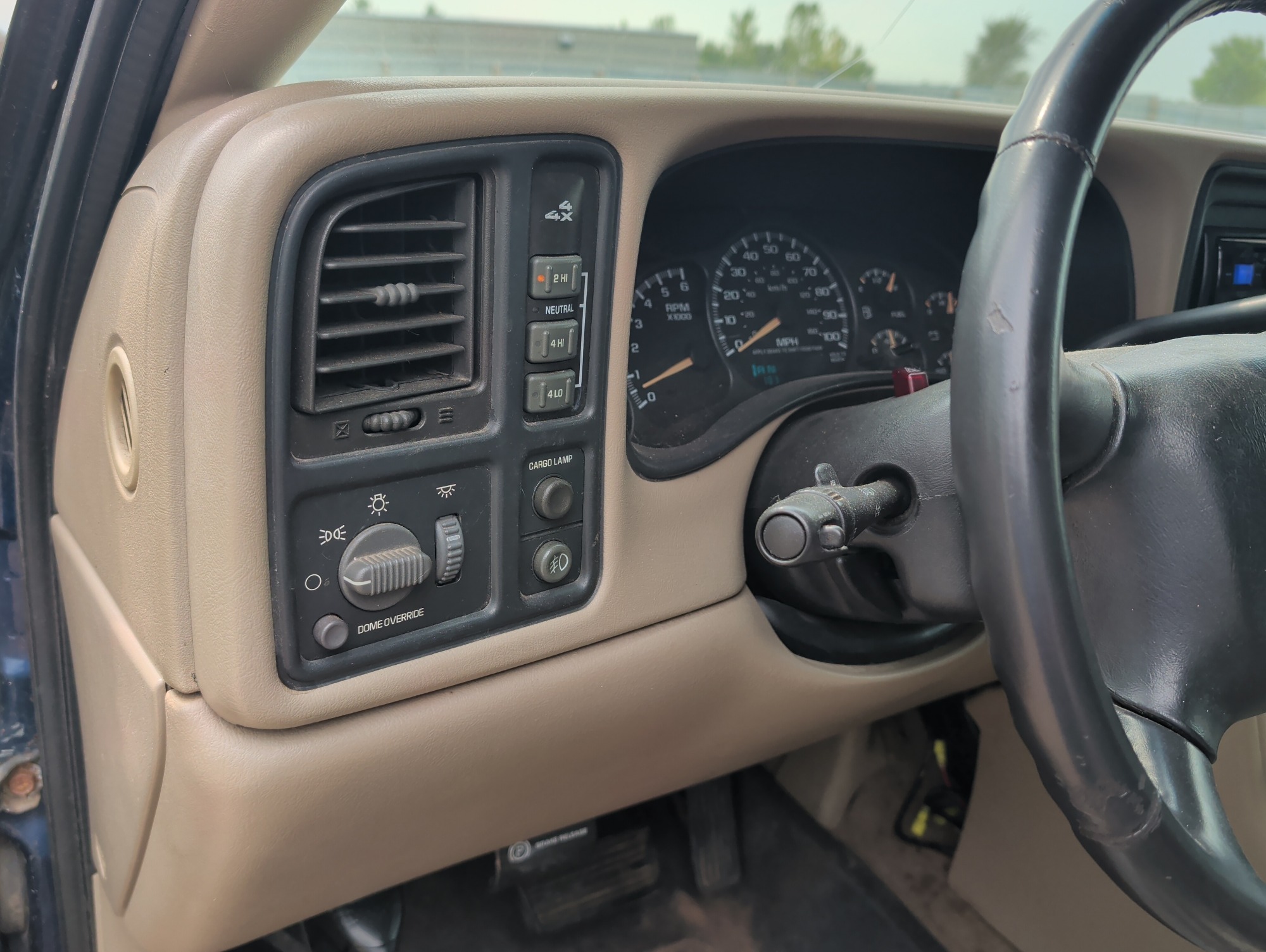 2002 chevrolet silverado-2500hd lt-ext.-cab-short-bed-4wd with 183890 miles for sale near elk-river, minnesota 106360_37_left_of_steering_wheel.jpg