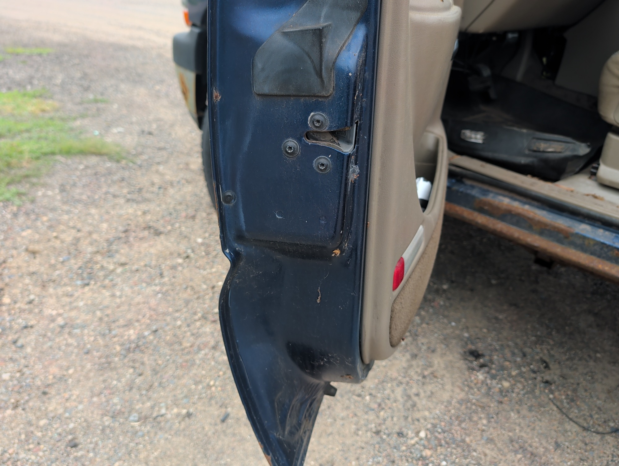 2002 chevrolet silverado-2500hd lt-ext.-cab-short-bed-4wd with 183890 miles for sale near elk-river, minnesota 106360_47_door_vin_sticker.jpg