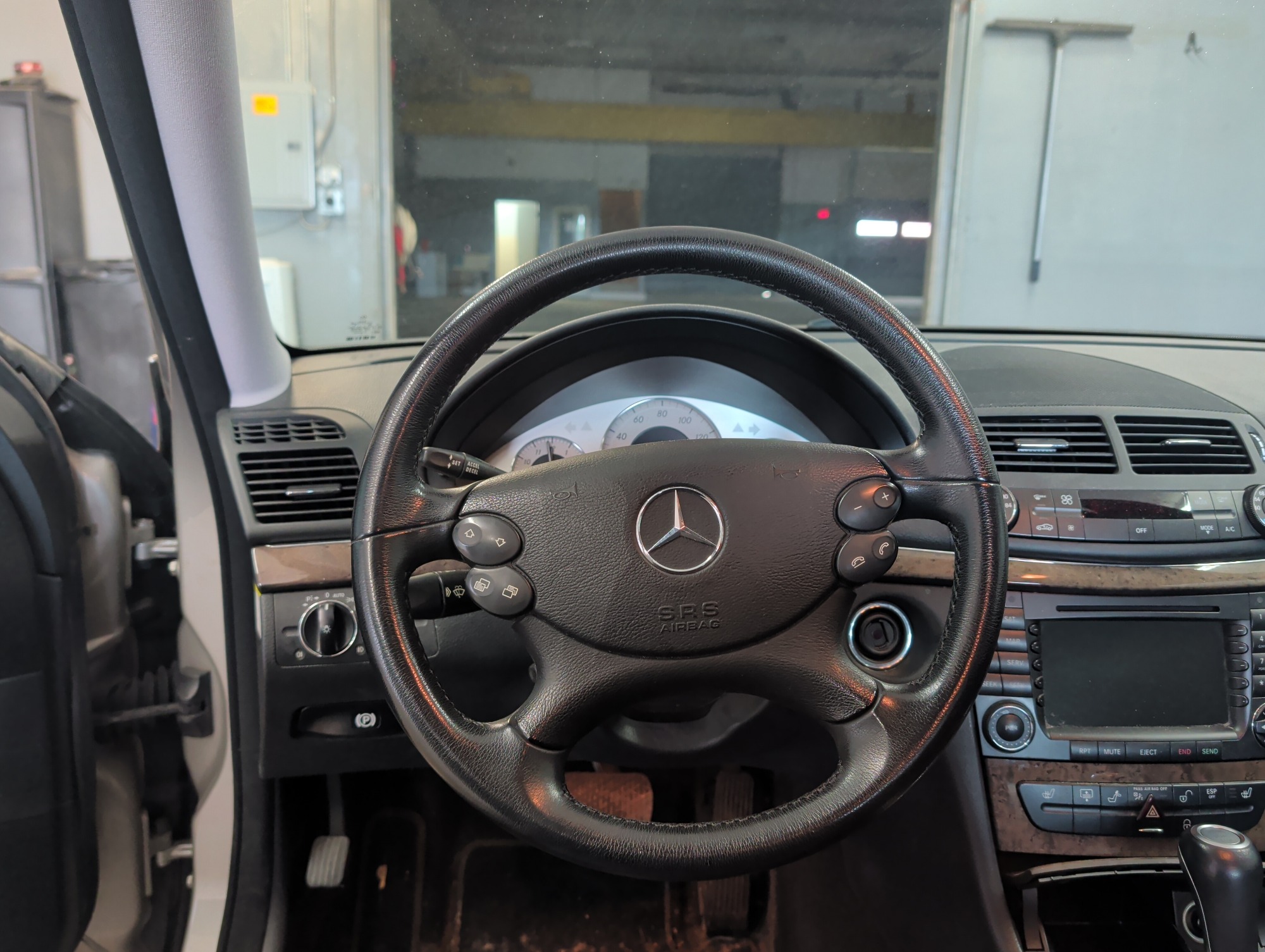 2008 mercedes-benz e-class e350-luxury with 81172 miles for sale near elk-river, minnesota 106365_33_dash_from_driver.jpg