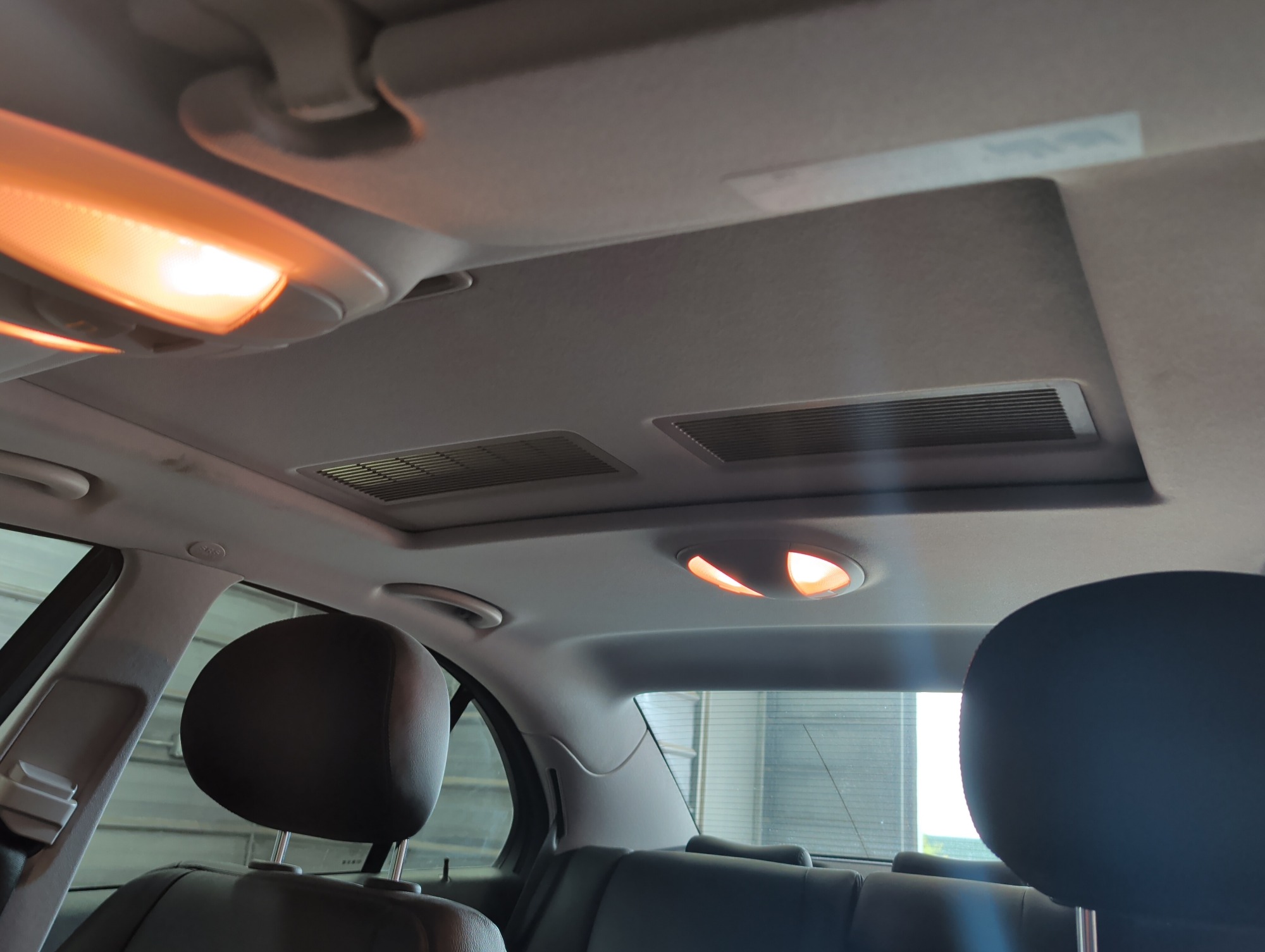 2008 mercedes-benz e-class e350-luxury with 81172 miles for sale near elk-river, minnesota 106365_35_headliner_sunroof.jpg