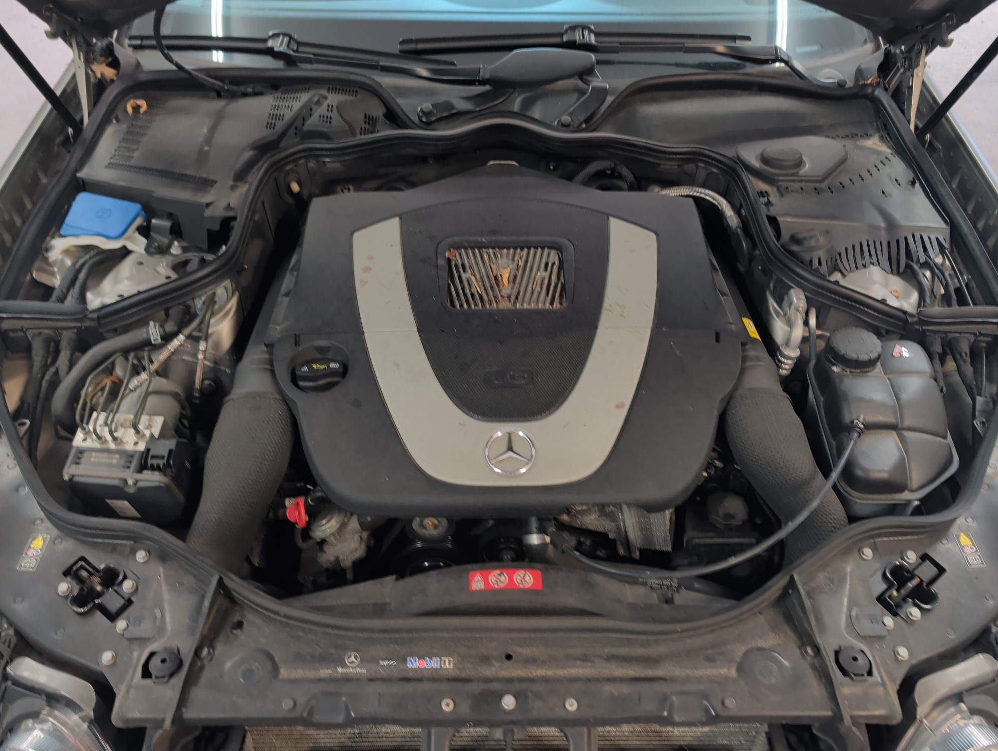 2008 mercedes-benz e-class e350-luxury with 81172 miles for sale near elk-river, minnesota 106365_49_engine_bay.jpg