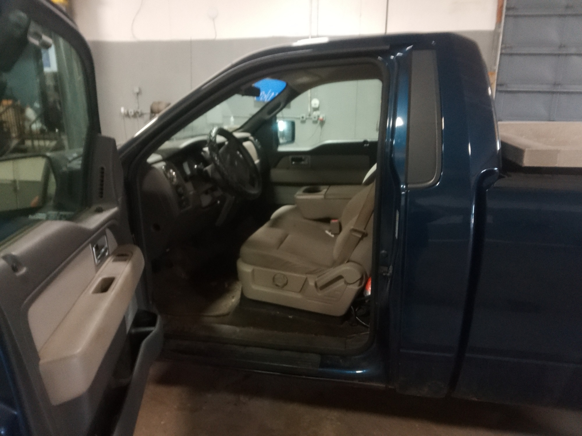 2009 ford f-150 with 94487 miles for sale near elk-river, minnesota 106366_22_driver_seat.jpg