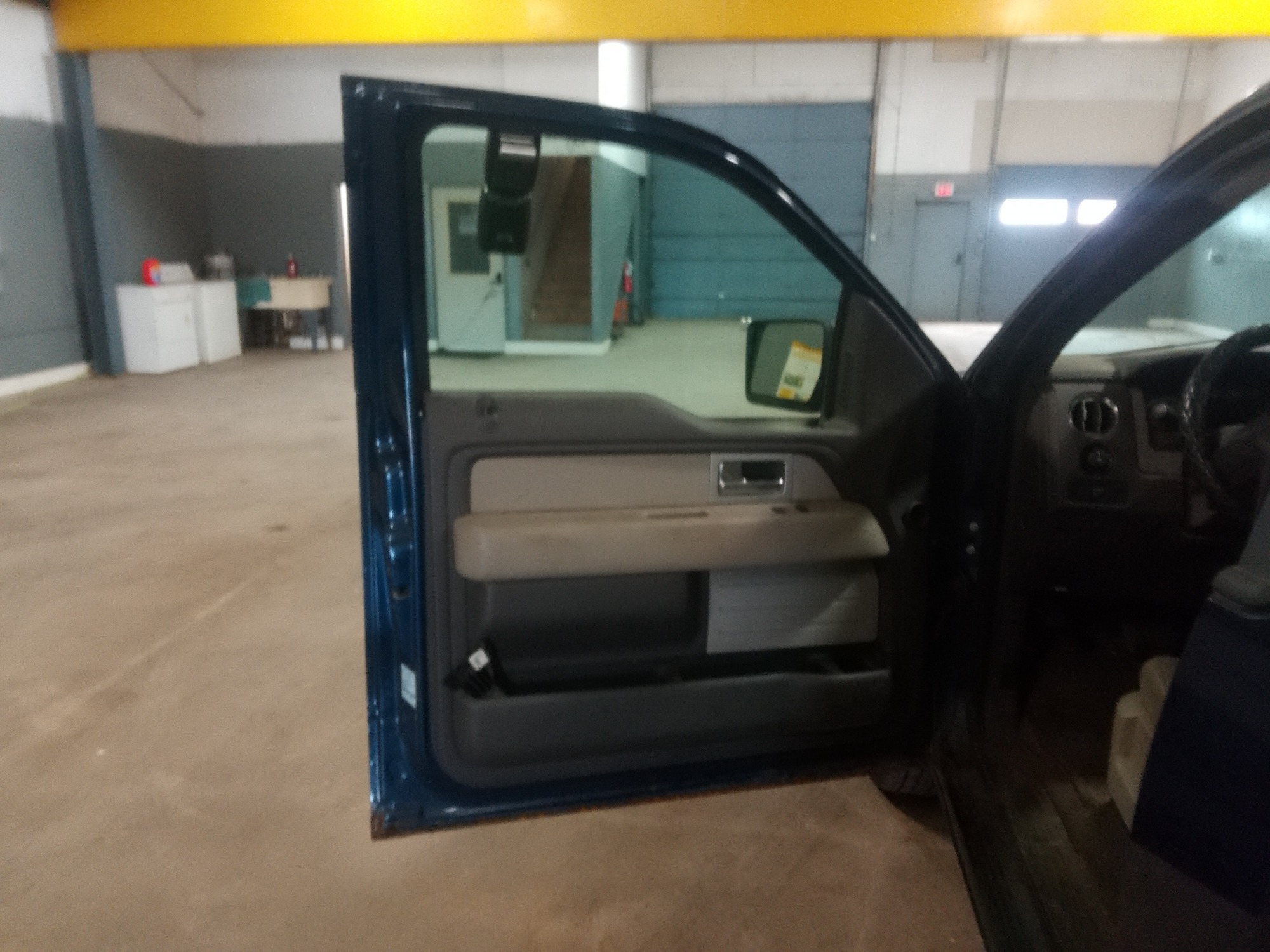 2009 ford f-150 with 94487 miles for sale near elk-river, minnesota 106366_23_driver_door_panel.jpg