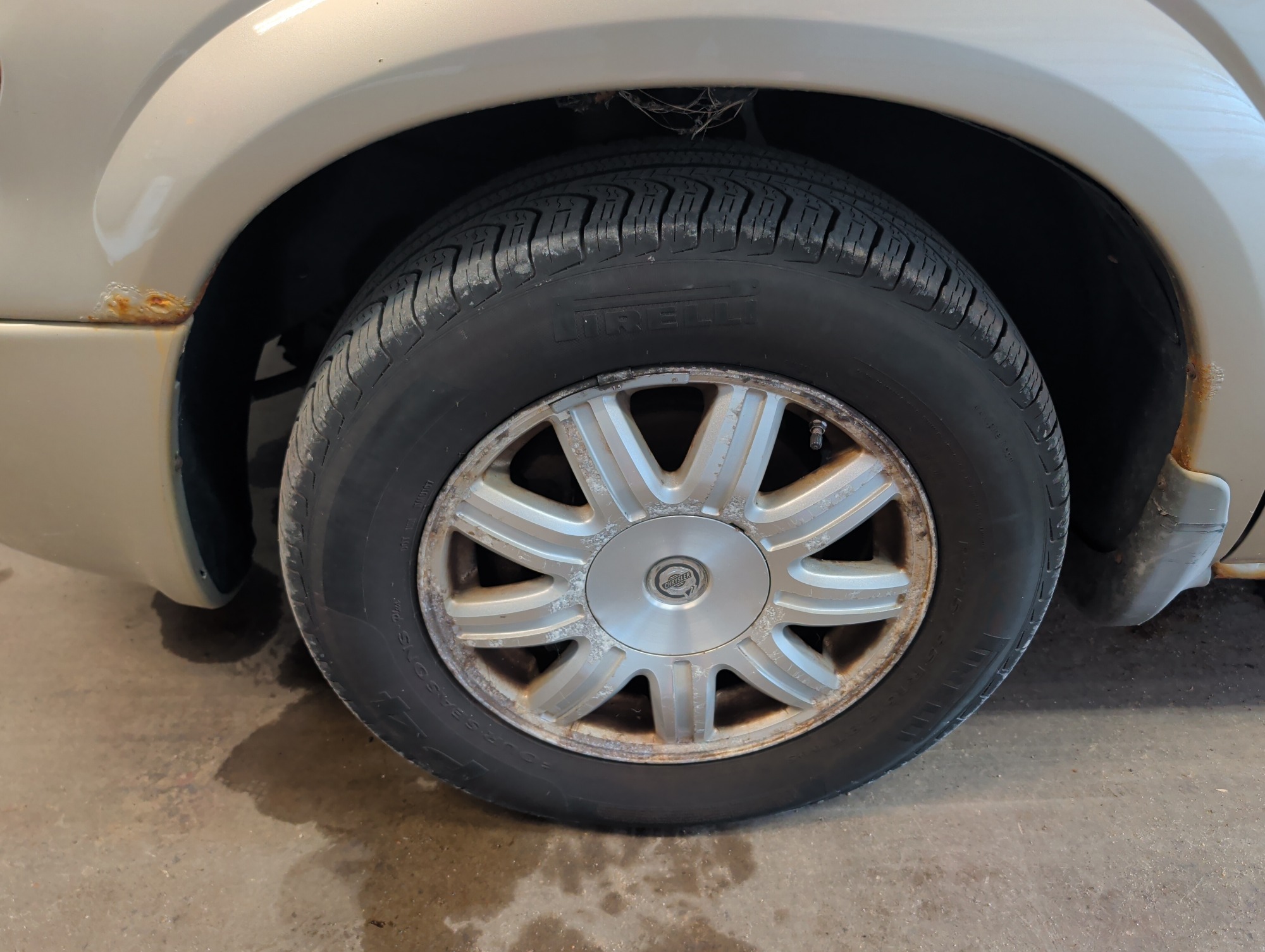 2006 chrysler town-and-country with 141109 miles for sale near elk-river, minnesota 106367_12_drv_front_wheel.jpg