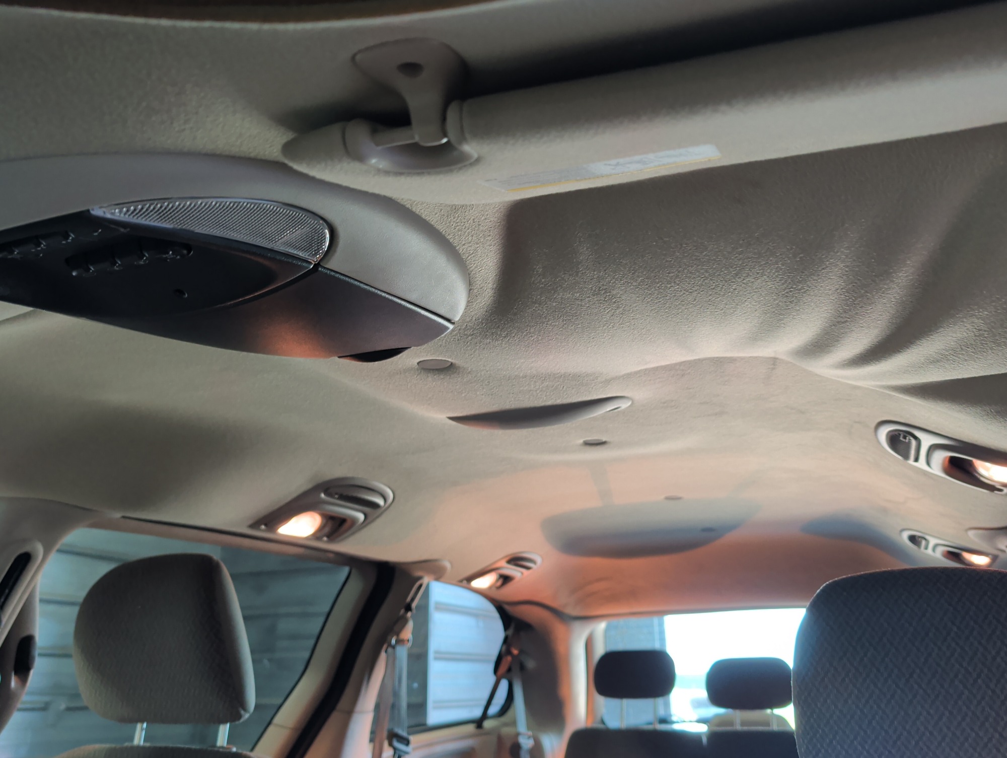2006 chrysler town-and-country with 141109 miles for sale near elk-river, minnesota 106367_35_headliner_sunroof.jpg