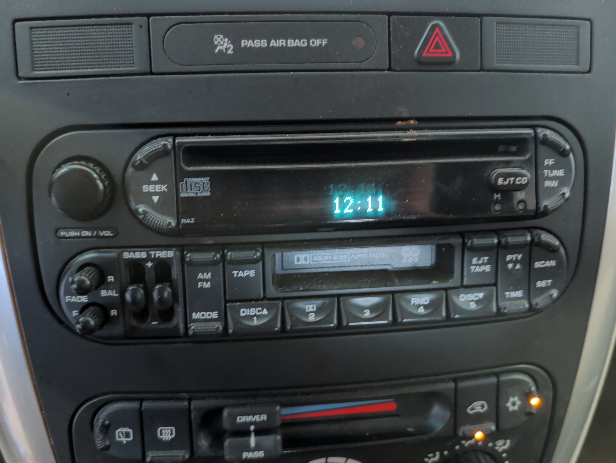 2006 chrysler town-and-country with 141109 miles for sale near elk-river, minnesota 106367_39_radio_closeup.jpg