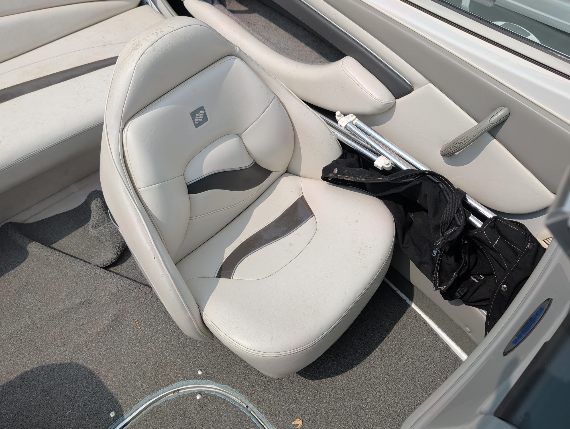 2000 four-winns 180-horizon for sale near elk-river, minnesota 106369_31_passenger_seat.jpg