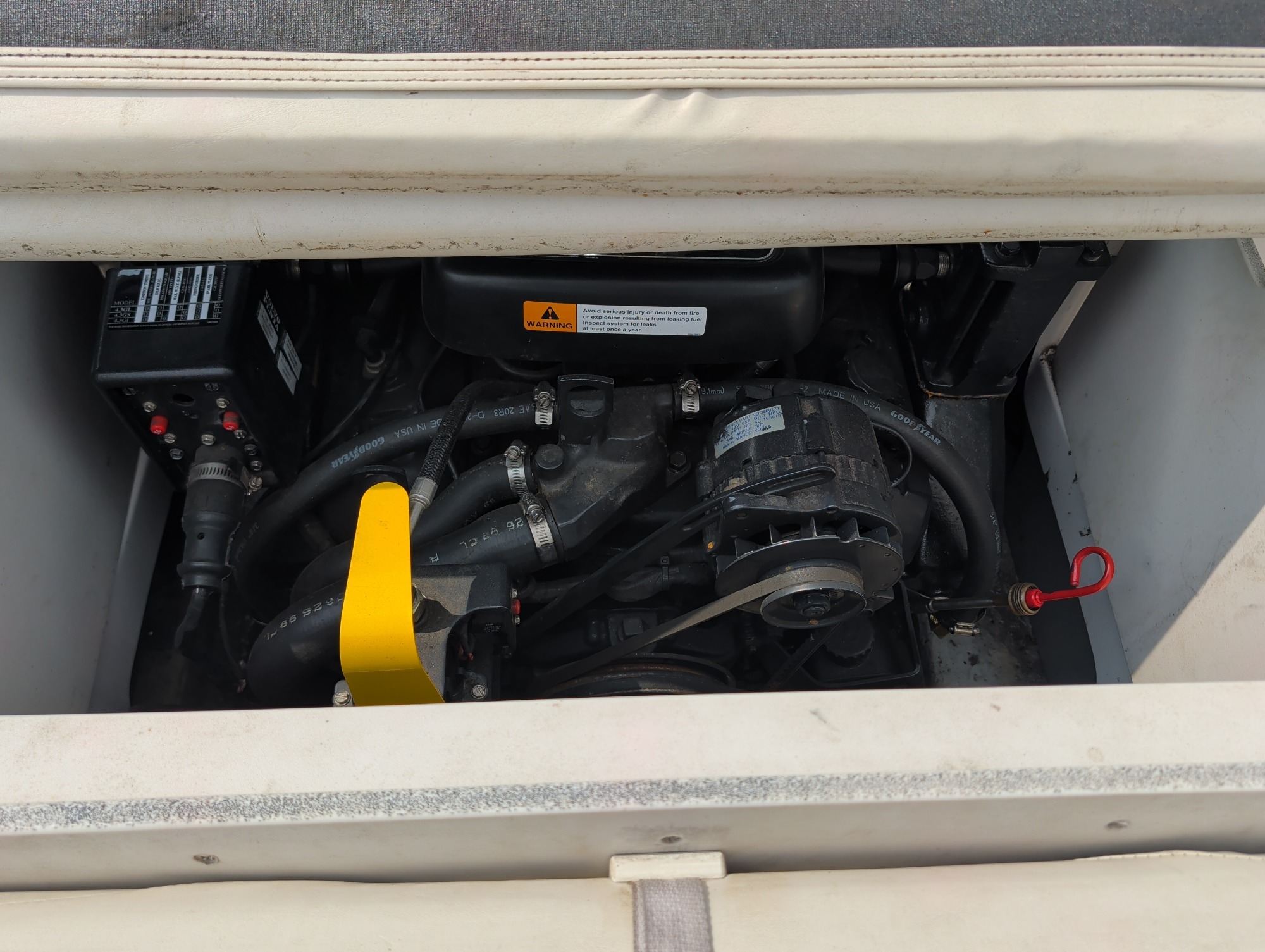 2000 four-winns 180-horizon for sale near elk-river, minnesota 106369_49_engine_bay.jpg