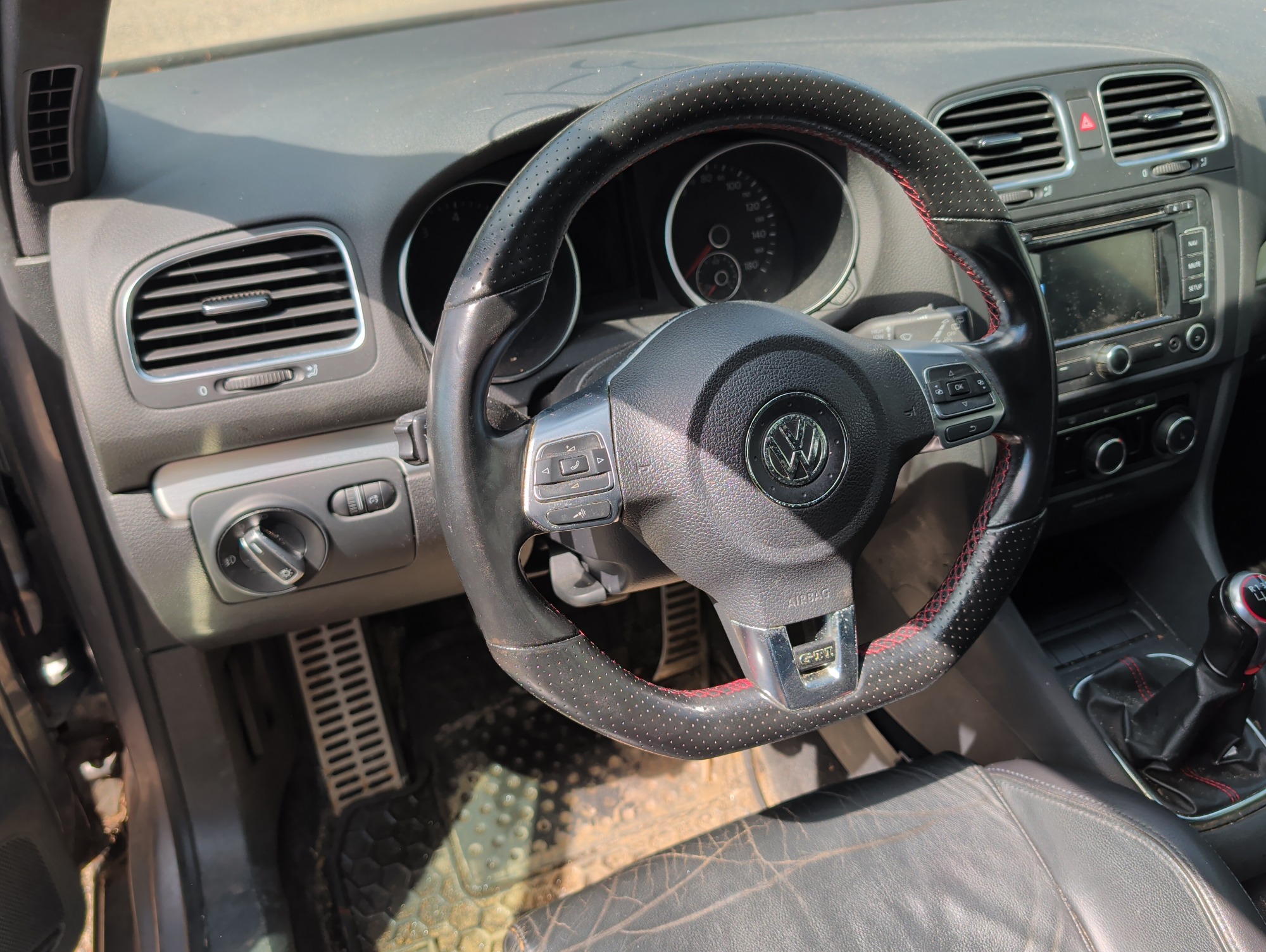 2012 volkswagen gti 4-door with 178454 miles for sale near elk-river, minnesota 106370_36_steering_wheel.jpg