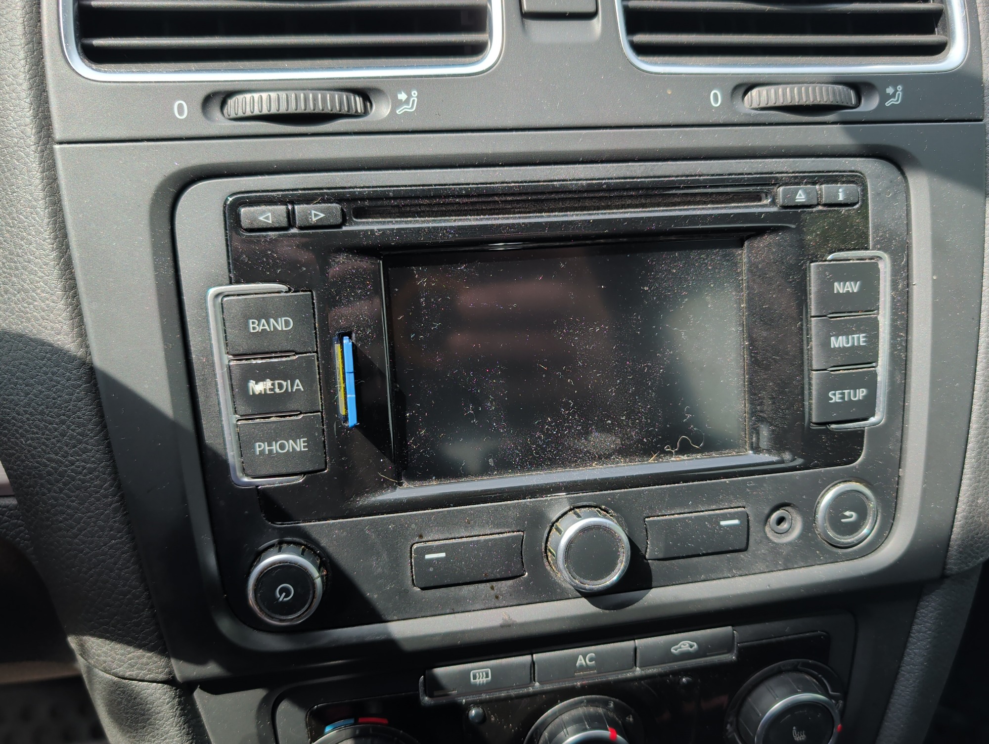 2012 volkswagen gti 4-door with 178454 miles for sale near elk-river, minnesota 106370_39_radio_closeup.jpg