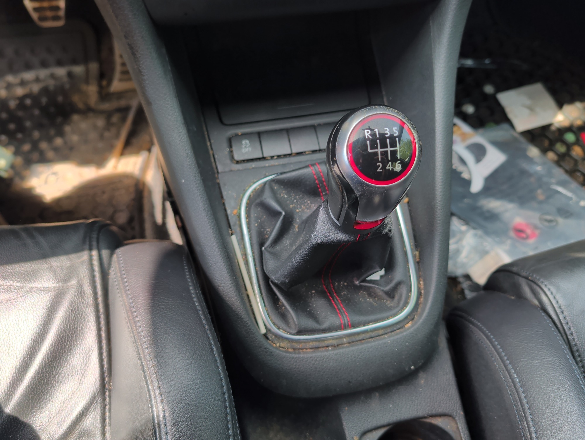 2012 volkswagen gti 4-door with 178454 miles for sale near elk-river, minnesota 106370_41_shifter.jpg