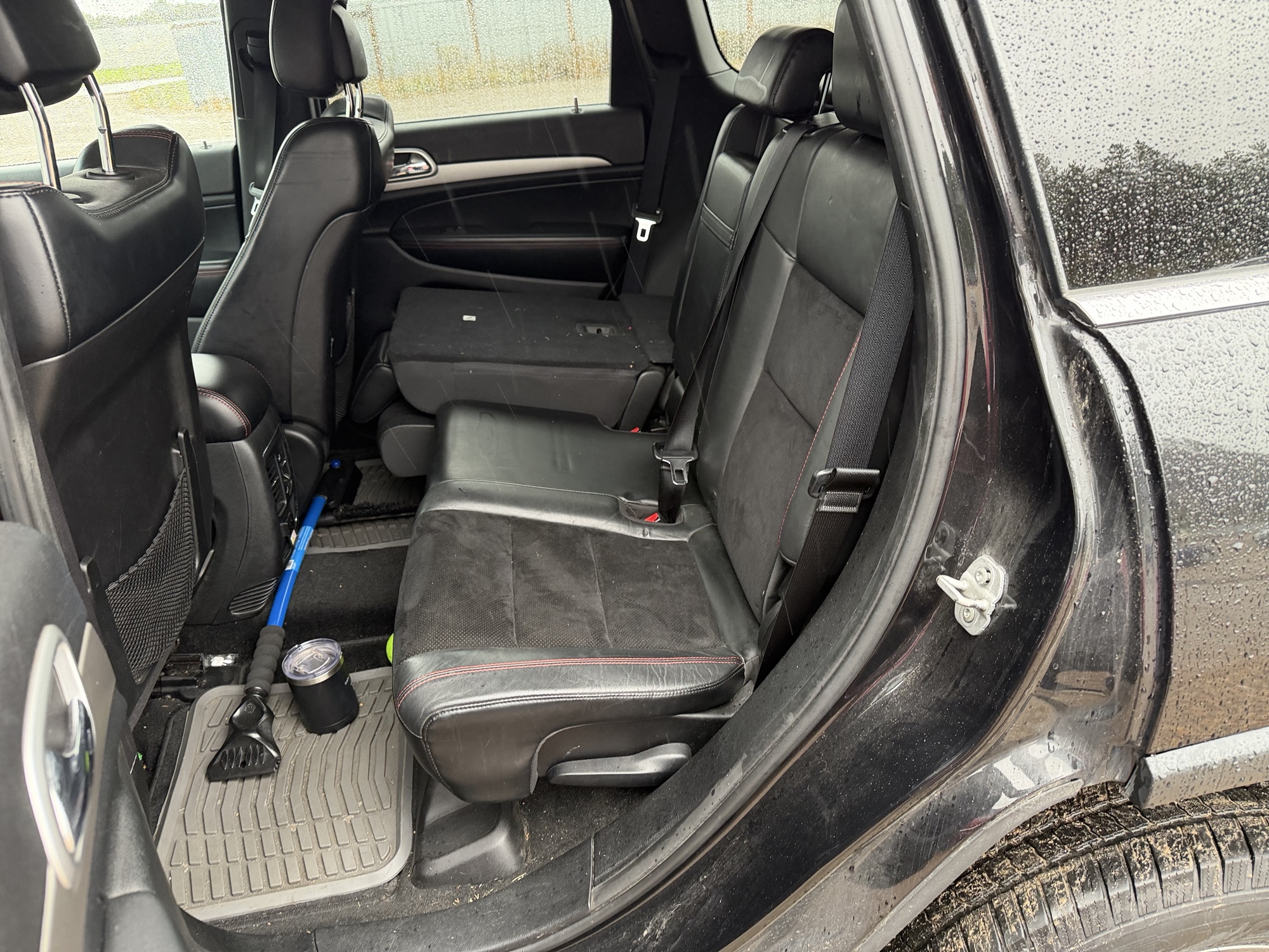 2013 jeep grand-cherokee laredo-4wd with 134157 miles for sale near elk-river, minnesota 106371_24_drv_rear_seat.jpg