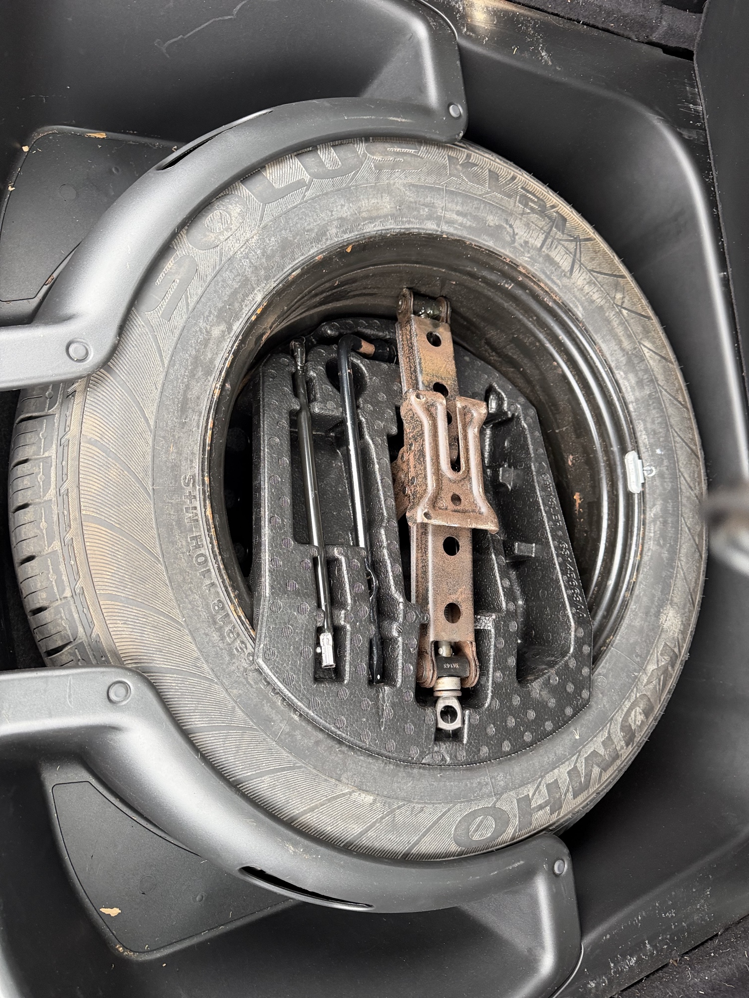 2013 jeep grand-cherokee laredo-4wd with 134157 miles for sale near elk-river, minnesota 106371_27_spare_tire.jpg