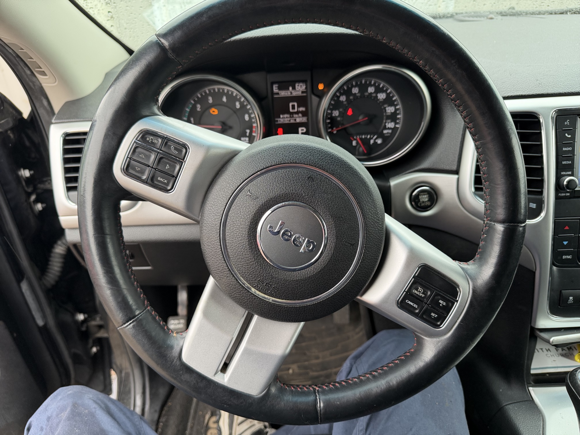 2013 jeep grand-cherokee laredo-4wd with 134157 miles for sale near elk-river, minnesota 106371_36_steering_wheel.jpg