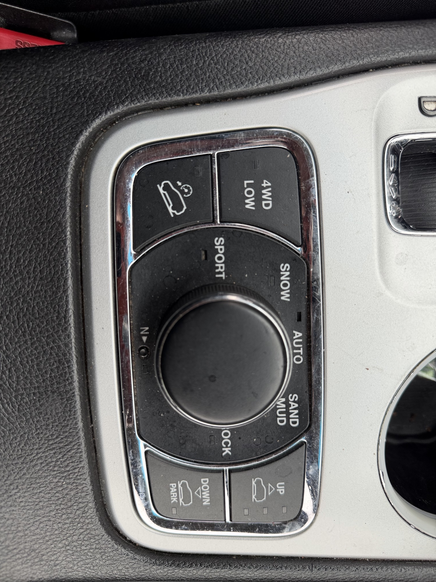2013 jeep grand-cherokee laredo-4wd with 134157 miles for sale near elk-river, minnesota 106371_38_4x4_switch.jpg