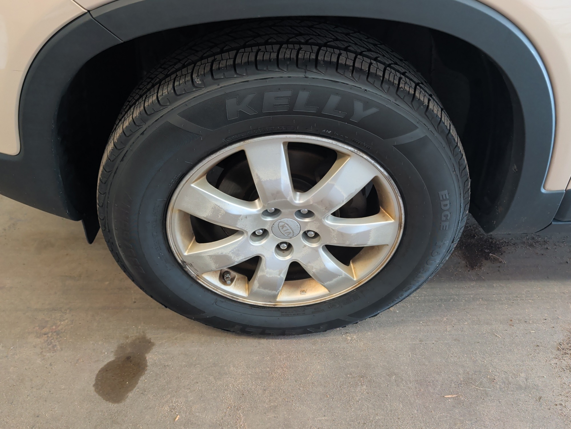 2011 kia sorento lx-4wd with 201883 miles for sale near elk-river, minnesota 106372_12_drv_front_wheel.jpg