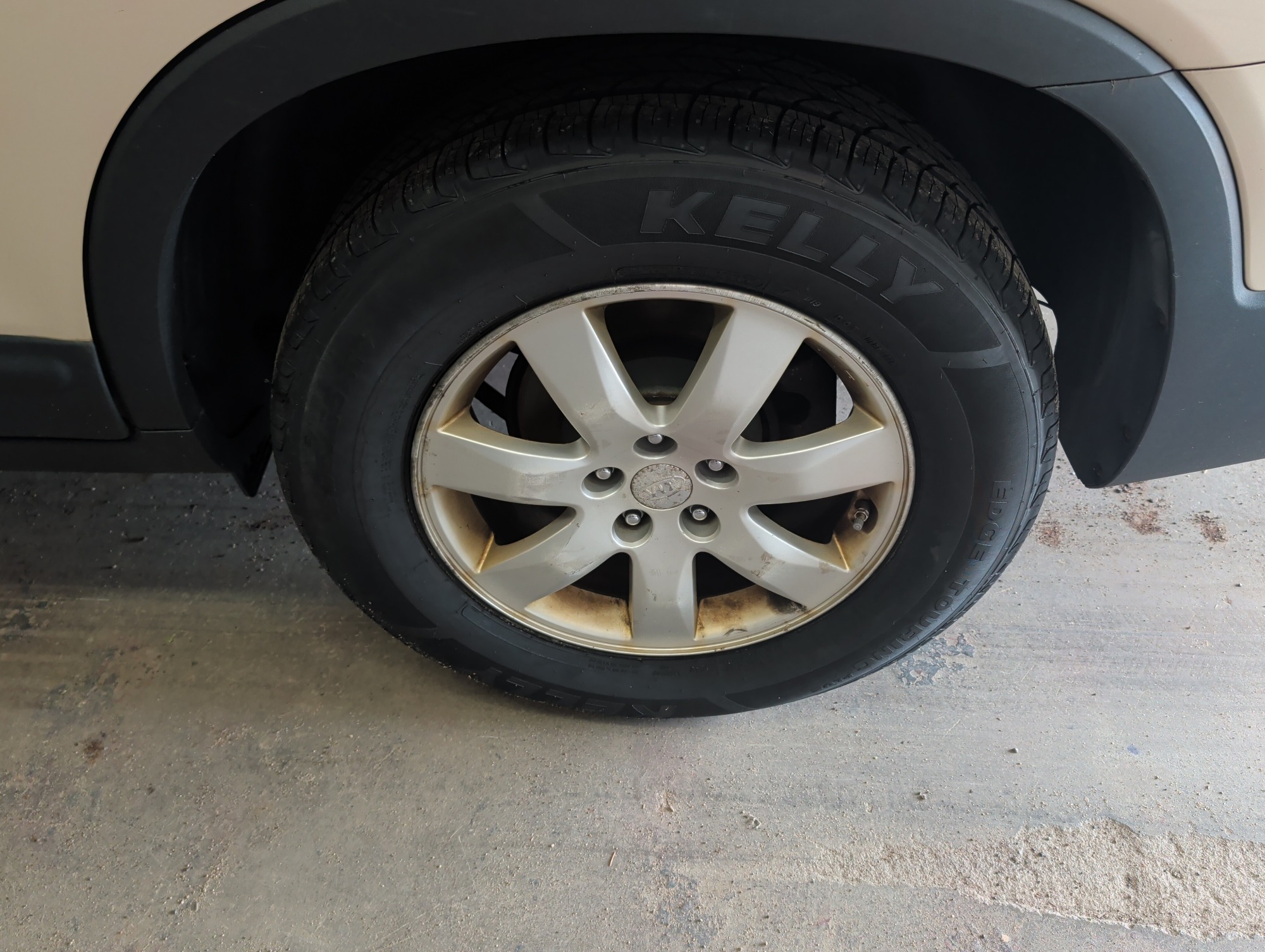 2011 kia sorento lx-4wd with 201883 miles for sale near elk-river, minnesota 106372_13_rear_drv_wheel.jpg