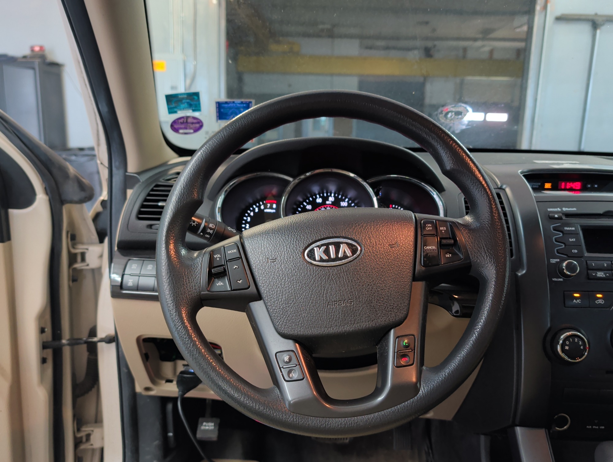 2011 kia sorento lx-4wd with 201883 miles for sale near elk-river, minnesota 106372_33_dash_from_driver.jpg