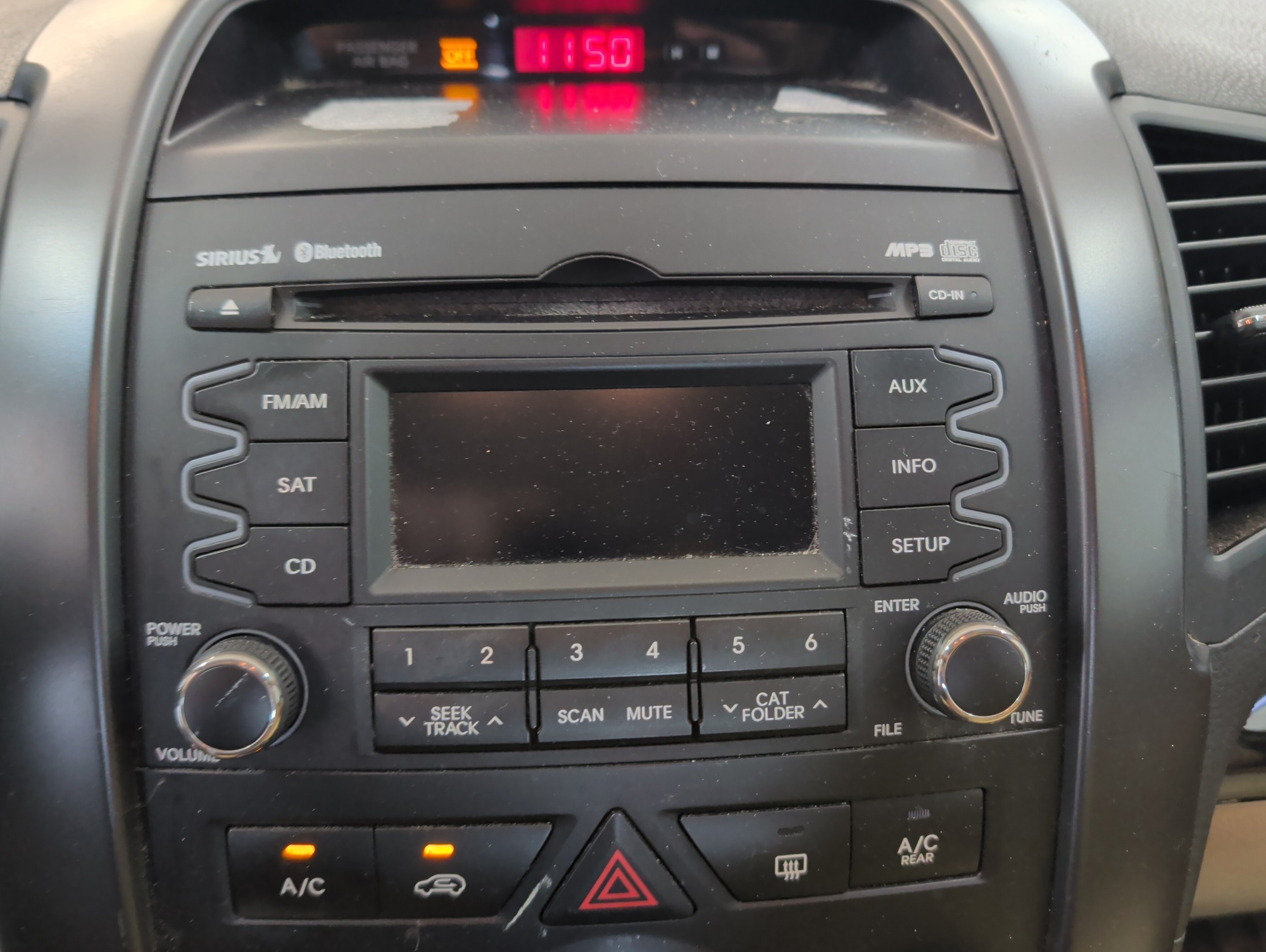 2011 kia sorento lx-4wd with 201883 miles for sale near elk-river, minnesota 106372_39_radio_closeup.jpg