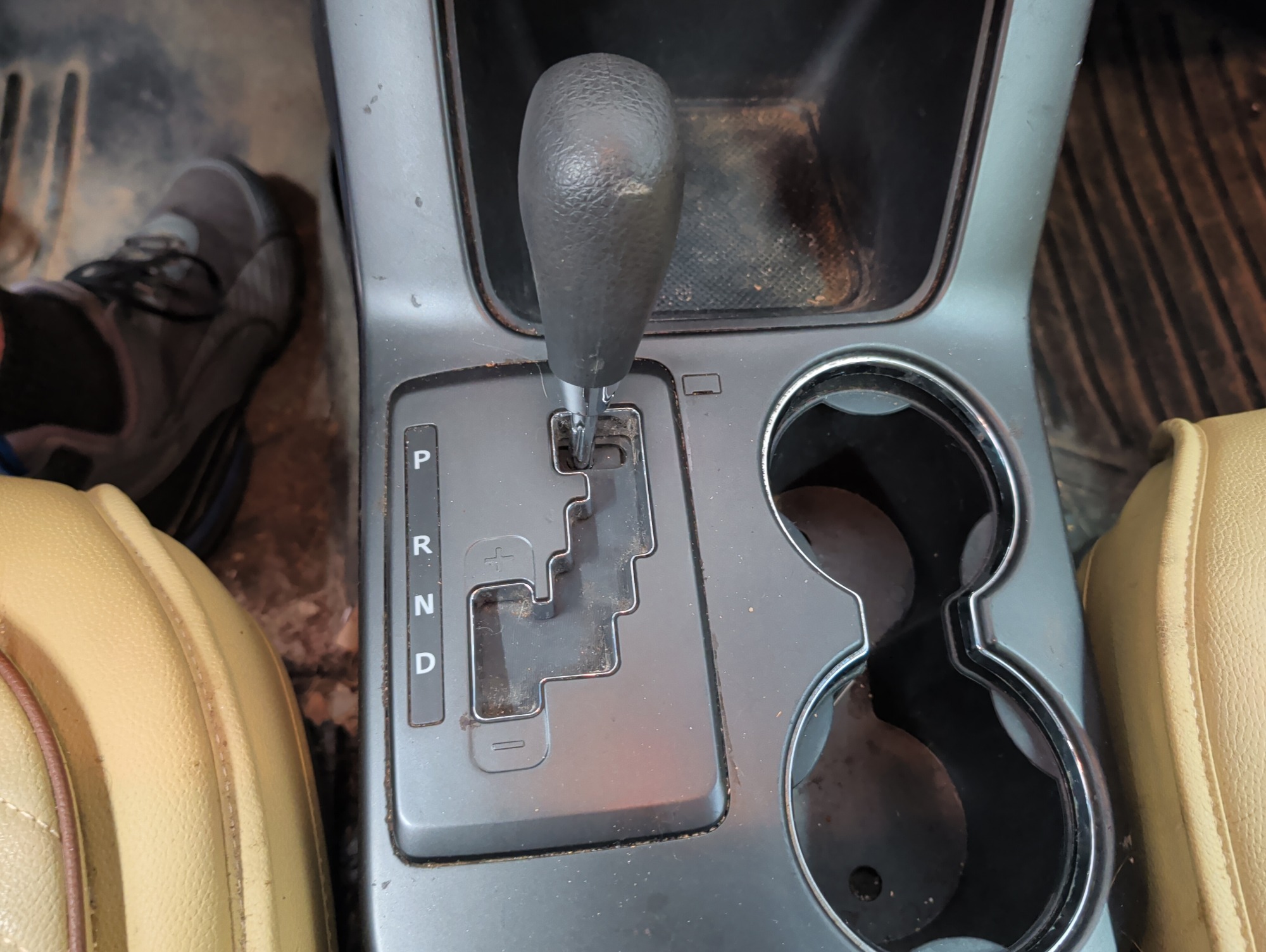 2011 kia sorento lx-4wd with 201883 miles for sale near elk-river, minnesota 106372_41_shifter.jpg
