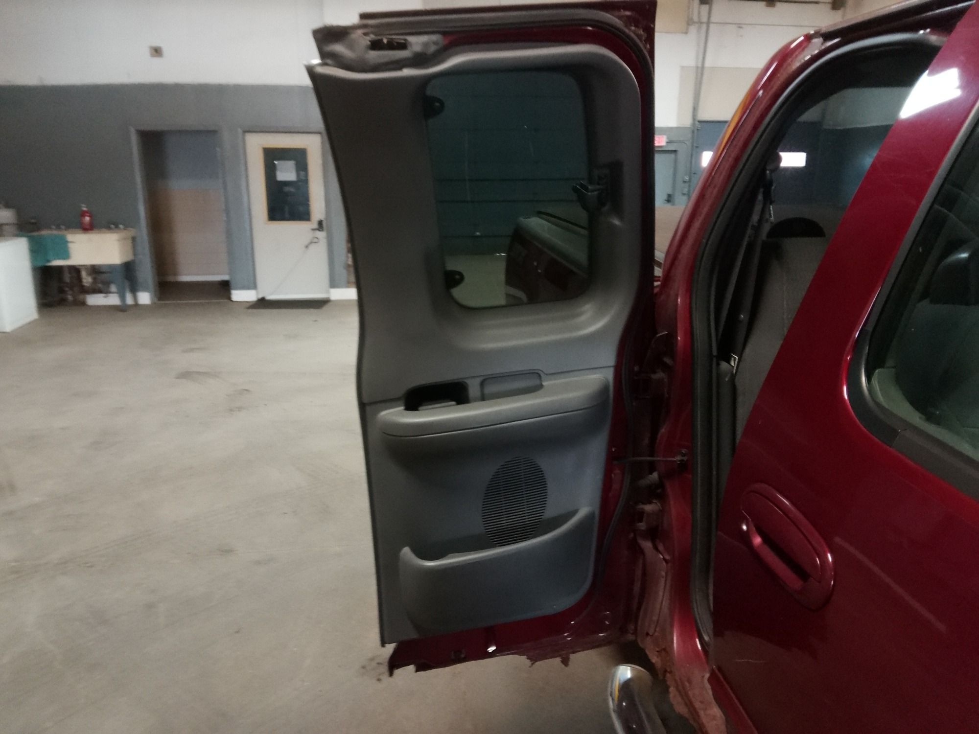 2003 ford f-150 xl-supercab-4wd with 200745 miles for sale near elk-river, minnesota 106377_30_pass_rear_door_panel.jpg