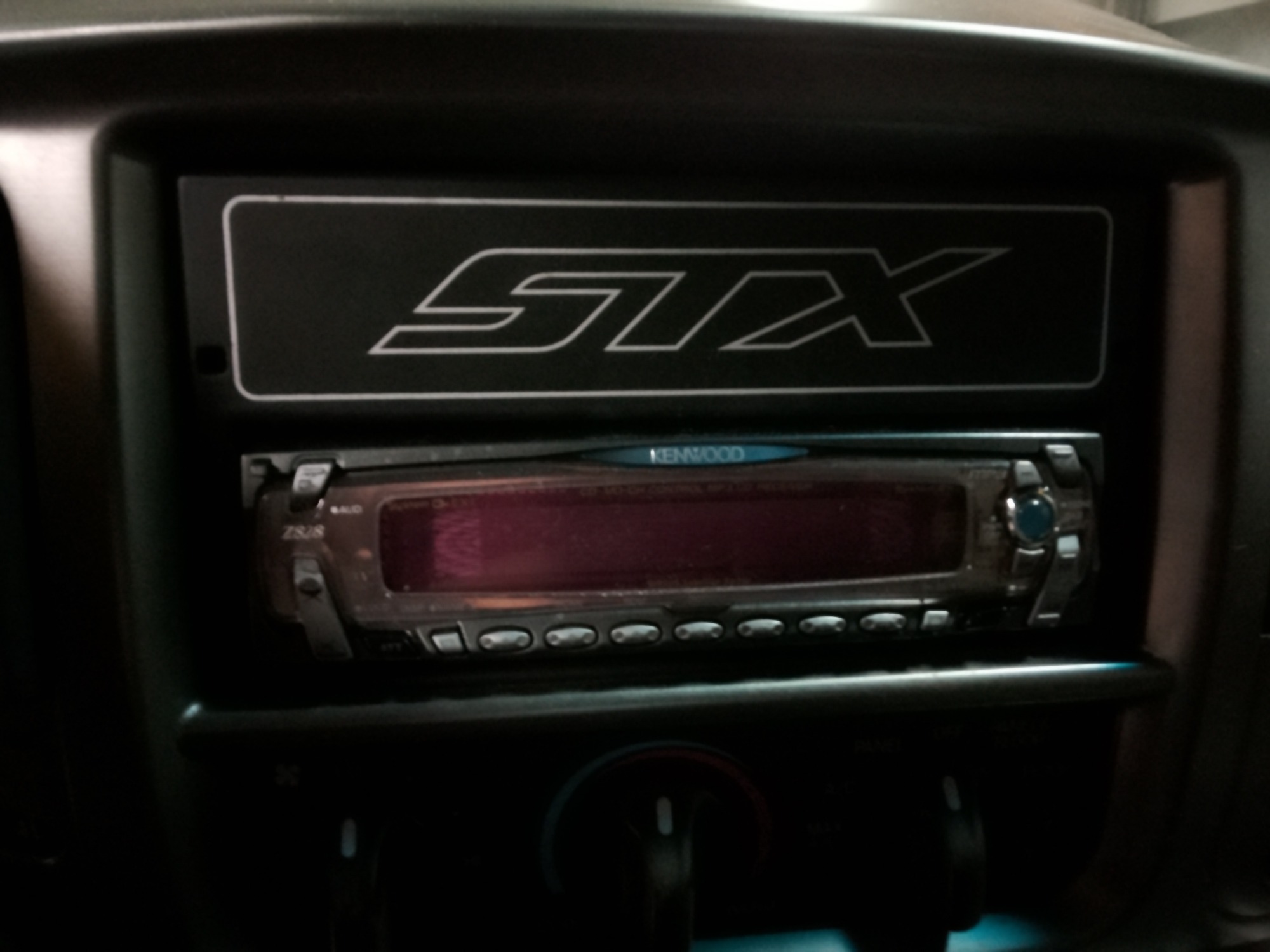 2003 ford f-150 xl-supercab-4wd with 200745 miles for sale near elk-river, minnesota 106377_39_radio_closeup.jpg