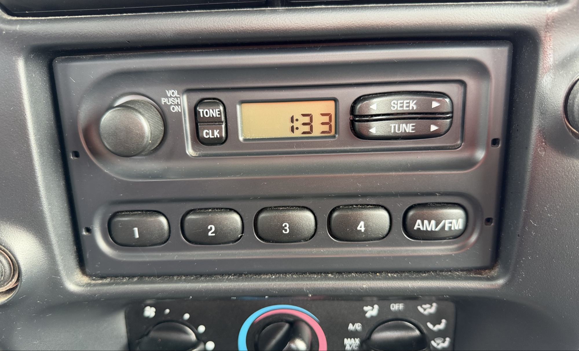 2003 ford ranger xl-short-bed-2wd---314a with 91214 miles for sale near elk-river, minnesota 106379_39_radio_closeup.jpg