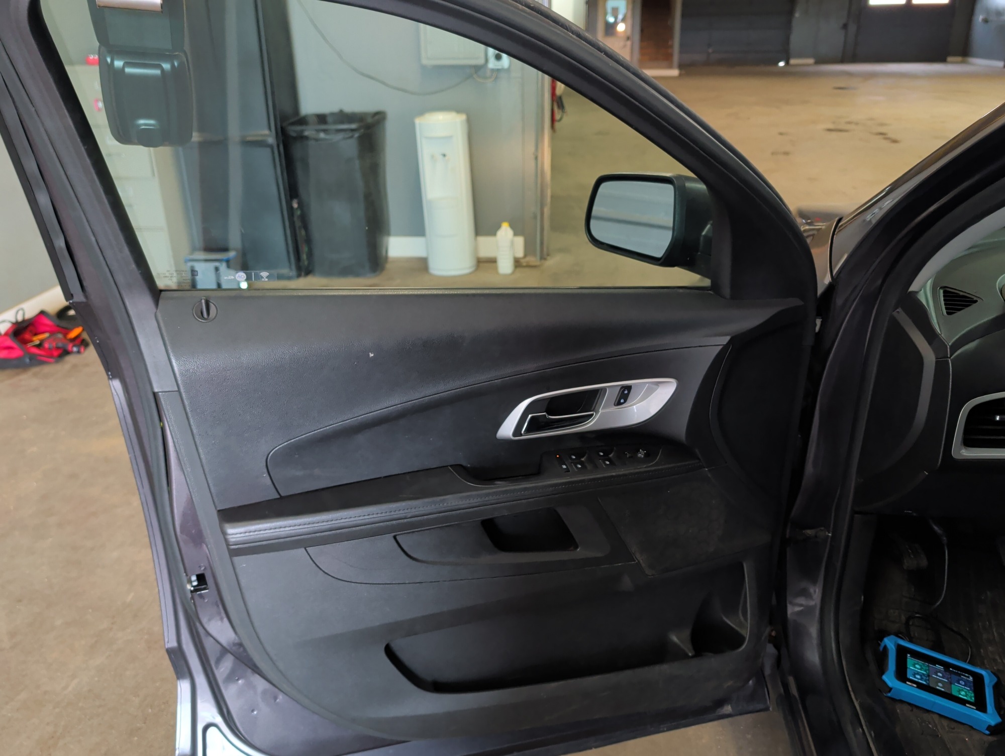 2016 chevrolet equinox ls-awd with 71230 miles for sale near elk-river, minnesota 106382_23_driver_door_panel.jpg