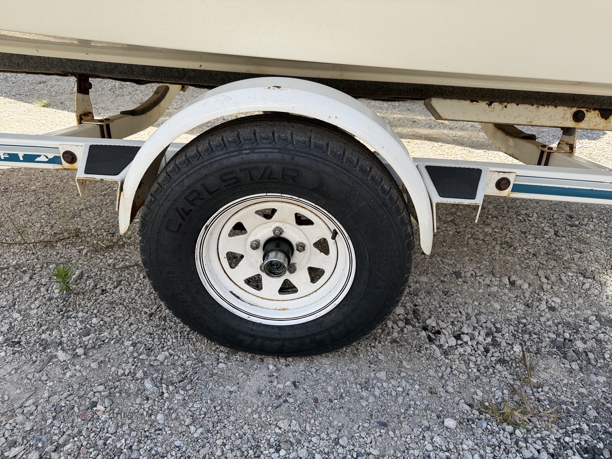 1995 starcraft- co-1709-fish-and-ski for sale near elk-river, minnesota 106383_12_drv_front_wheel.jpg