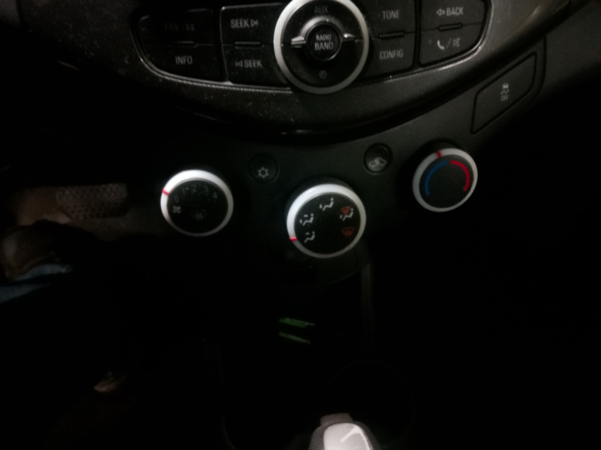 2013 chevrolet spark ls-auto with 108577 miles for sale near elk-river, minnesota 106385_40_climate_control.jpg