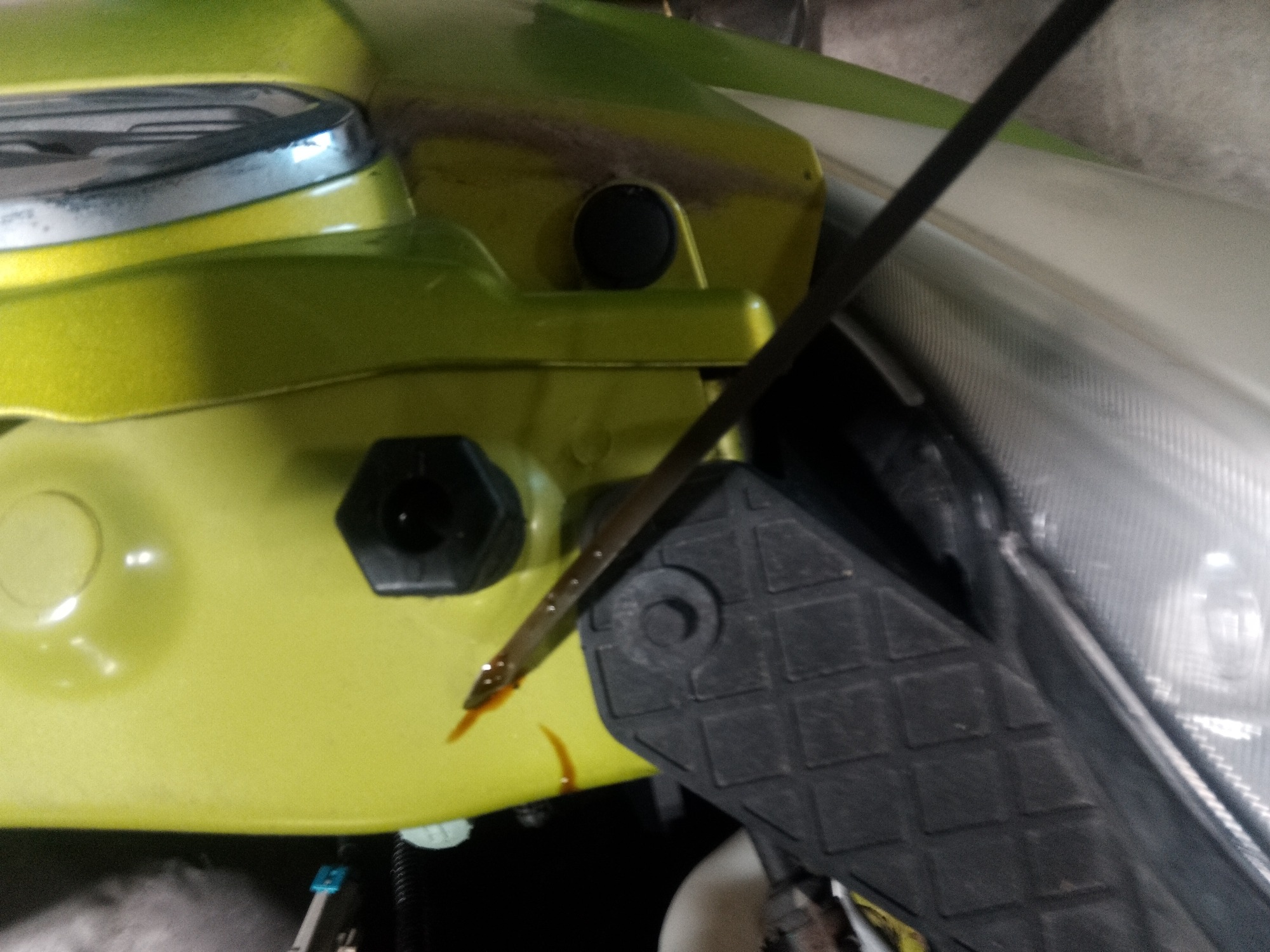 2013 chevrolet spark ls-auto with 108577 miles for sale near elk-river, minnesota 106385_50_oil_dipstick.jpg