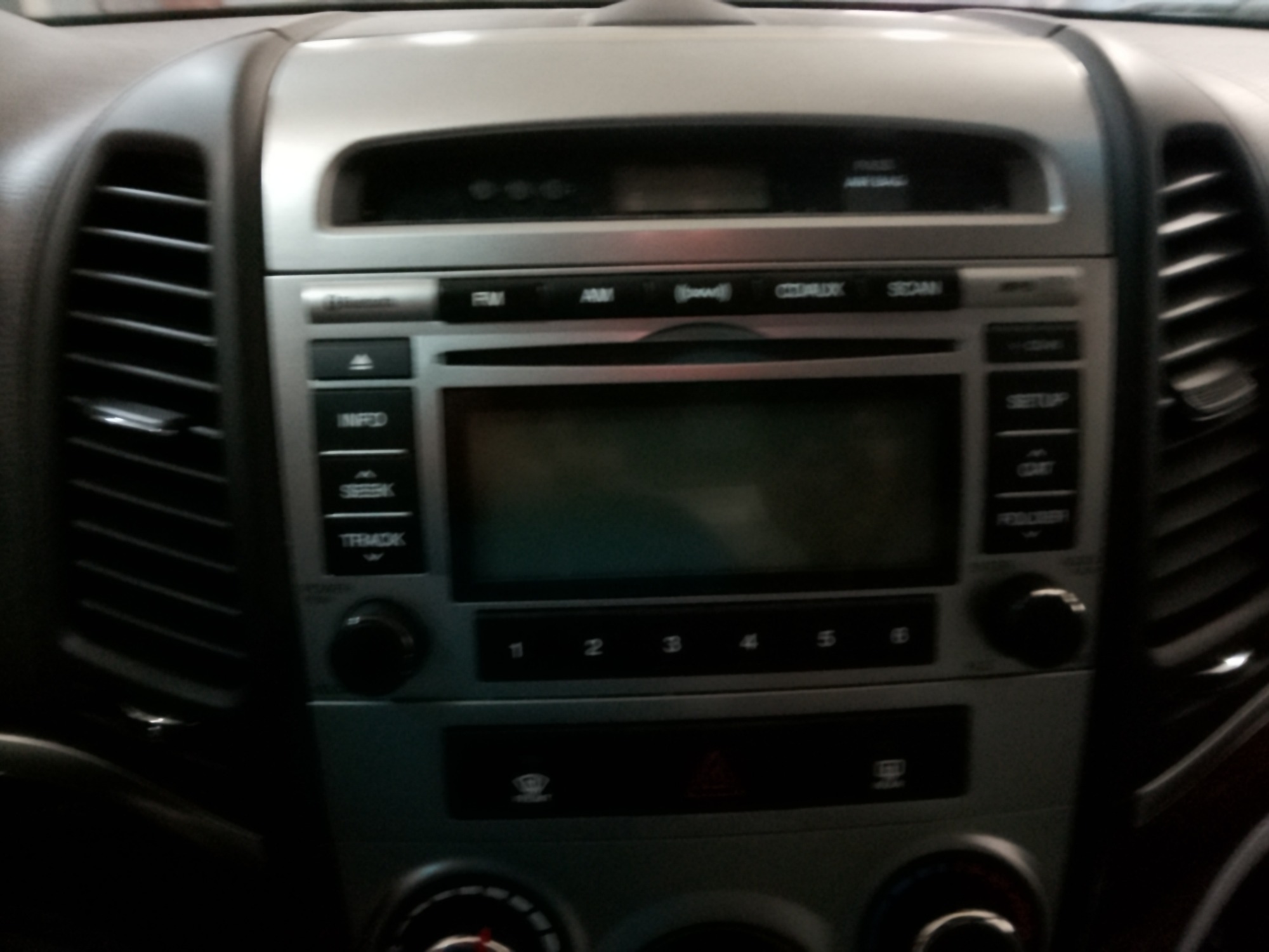 2010 hyundai santa-fe gls-2.4-awd with 186237 miles for sale near elk-river, minnesota 106386_39_radio_closeup.jpg