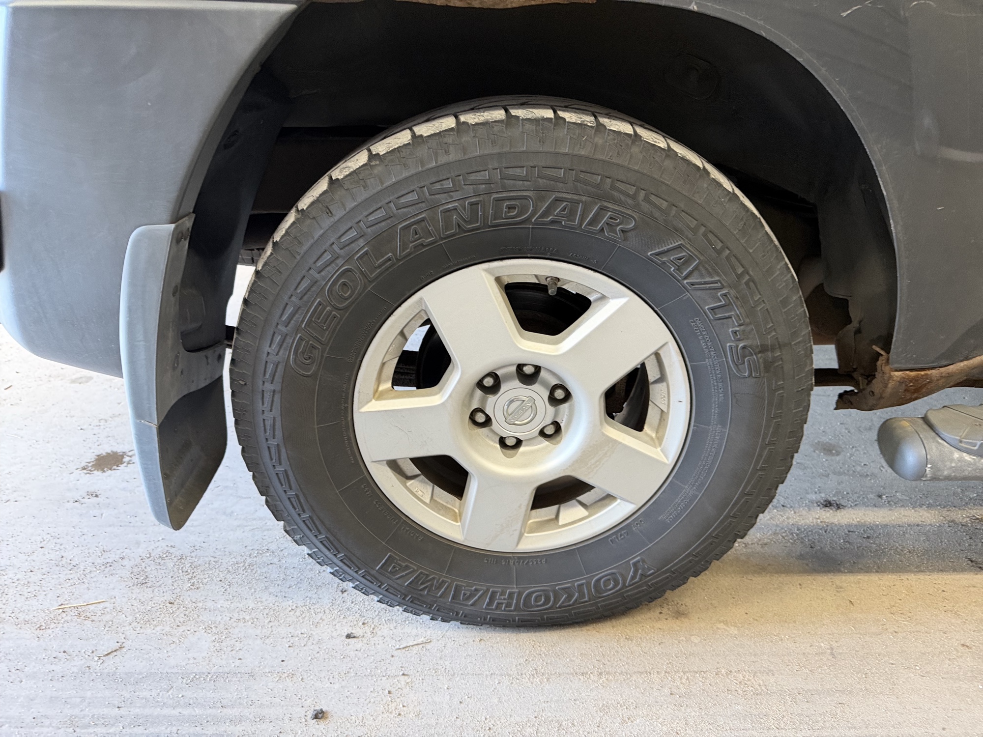 2005 nissan xterra or-2wd with 233878 miles for sale near elk-river, minnesota 106387_14_rear_pass_wheel.jpg