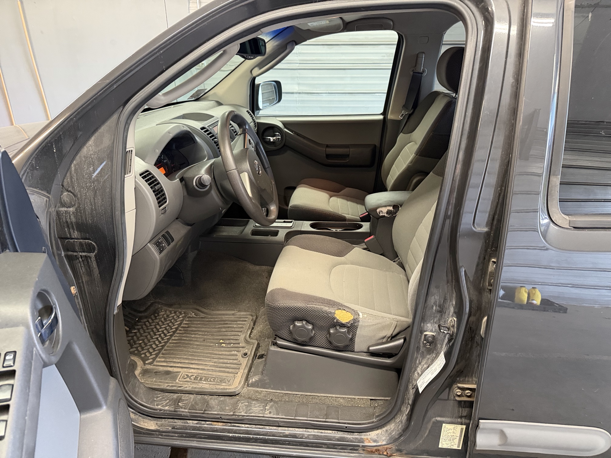 2005 nissan xterra or-2wd with 233878 miles for sale near elk-river, minnesota 106387_22_driver_seat.jpg