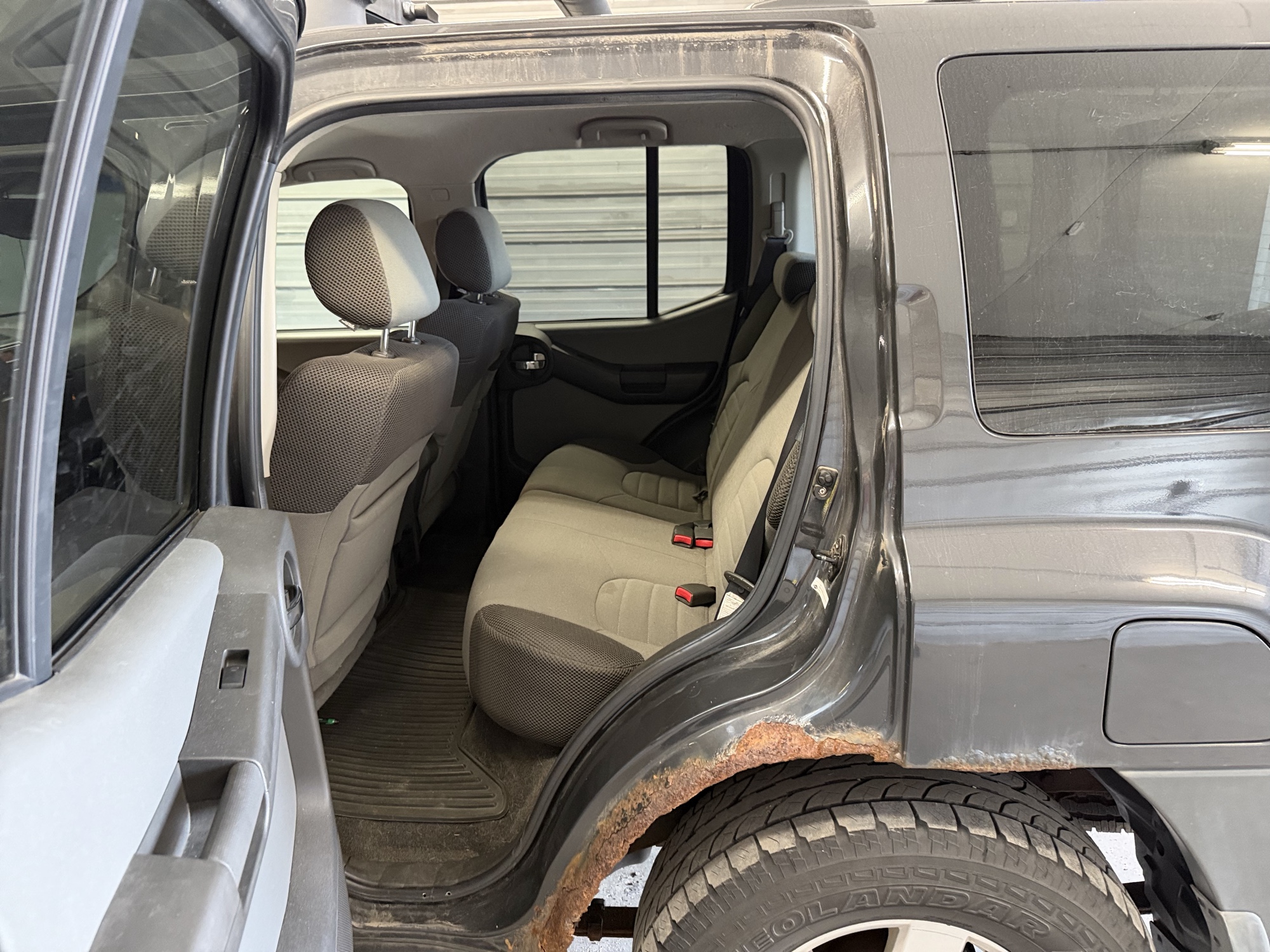 2005 nissan xterra or-2wd with 233878 miles for sale near elk-river, minnesota 106387_24_drv_rear_seat.jpg