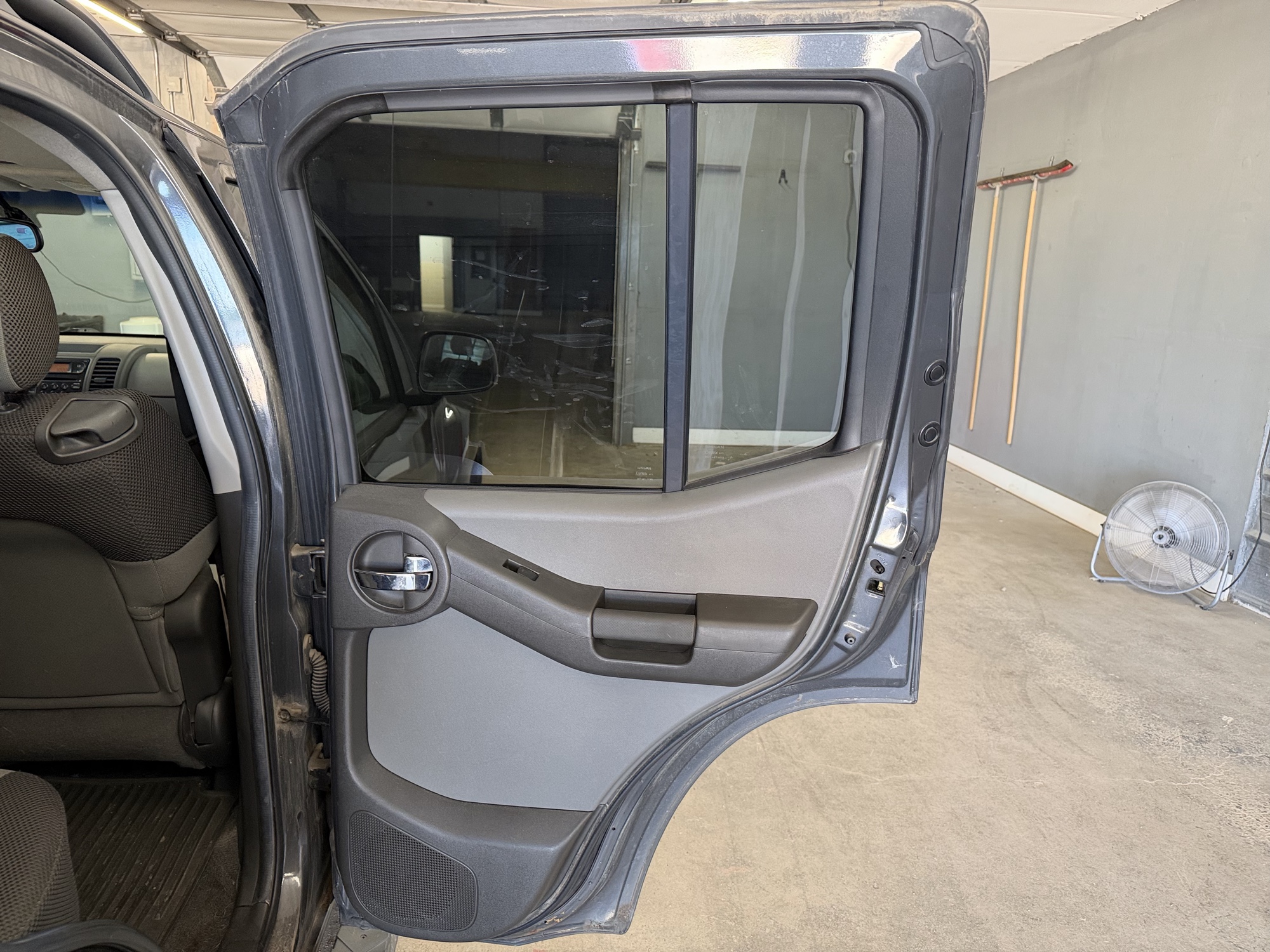 2005 nissan xterra or-2wd with 233878 miles for sale near elk-river, minnesota 106387_30_pass_rear_door_panel.jpg